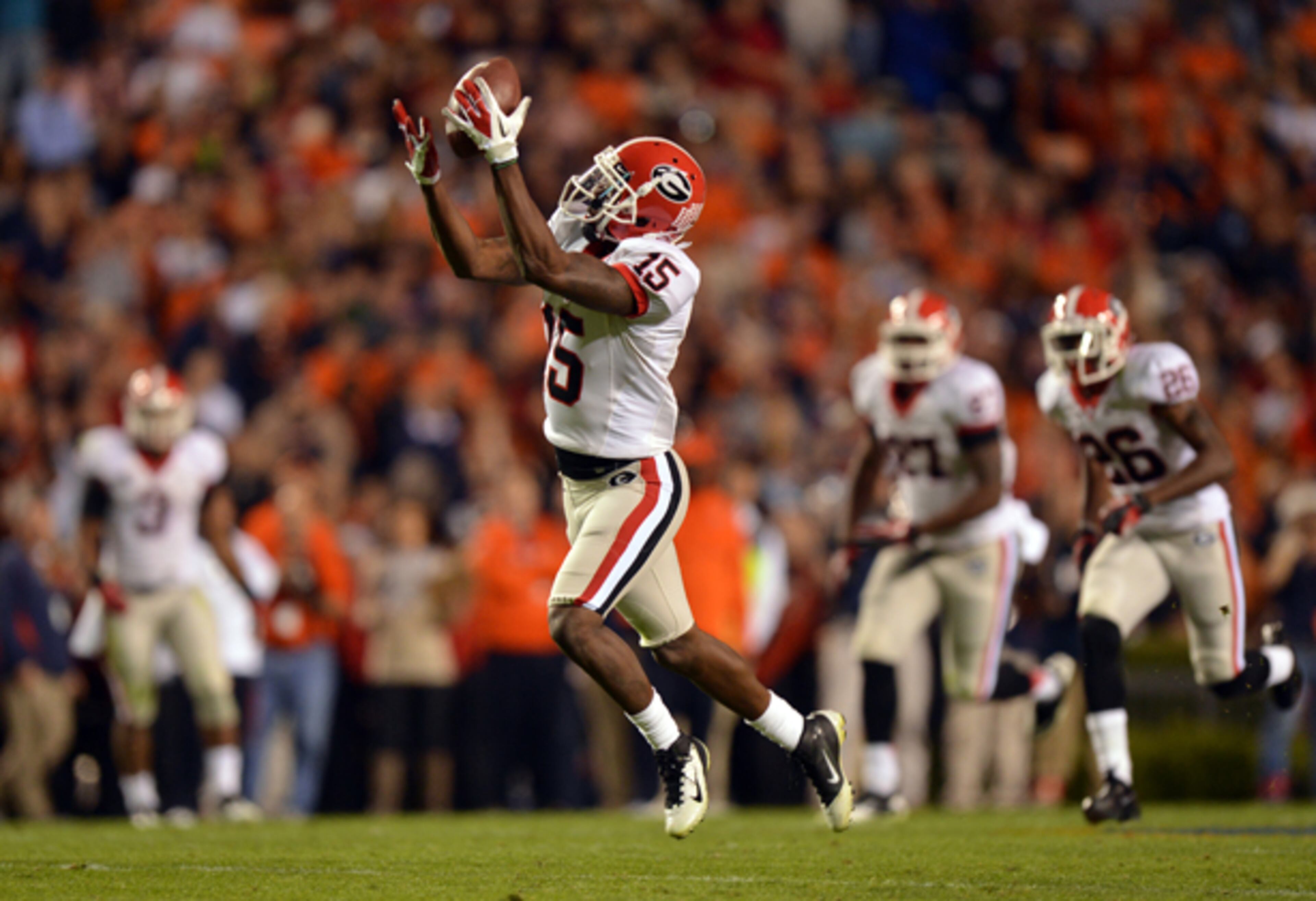 Georgia's receiving corp has been decimated by injury. Tavarres King leads a Bulldogs with 33 catches for 685 yards and 8 touchdowns.