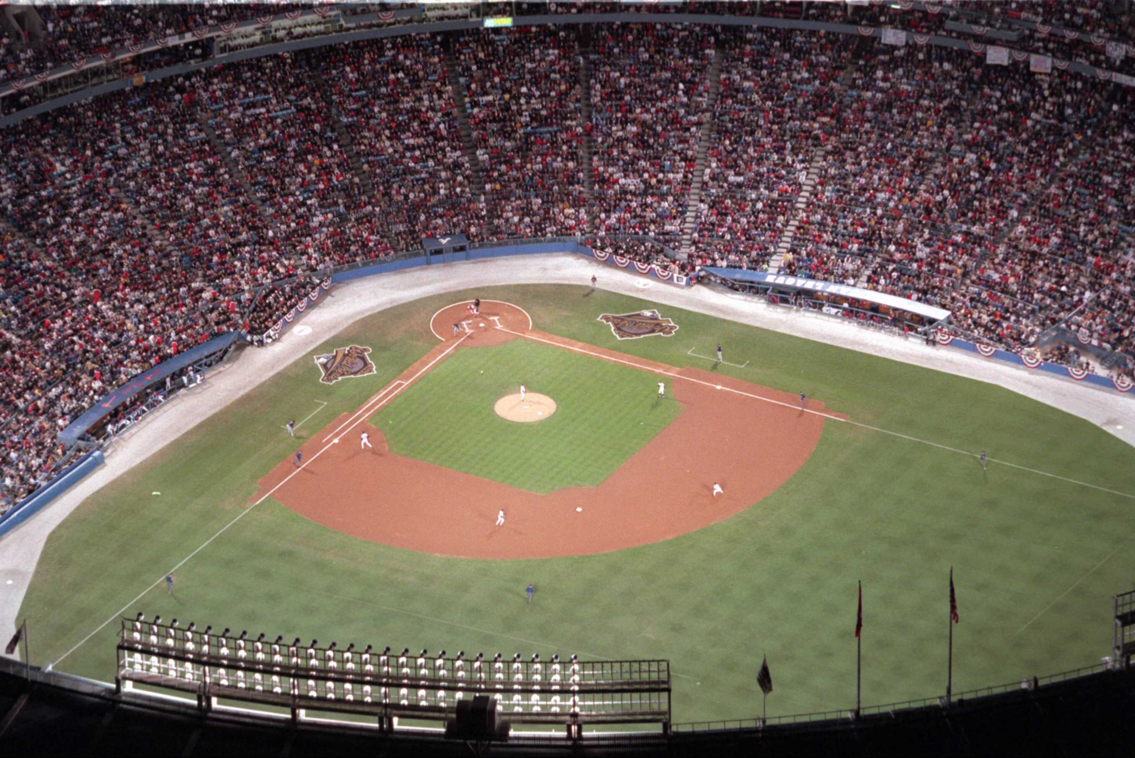 OCTOBER 21, 1995 ATLANTA First pitch of the World Series Championship baseball games at Fulton County Stadium where the Cleveland Indians played the Atlanta Braves. ERIC WILLIAMS/AJC STAFF