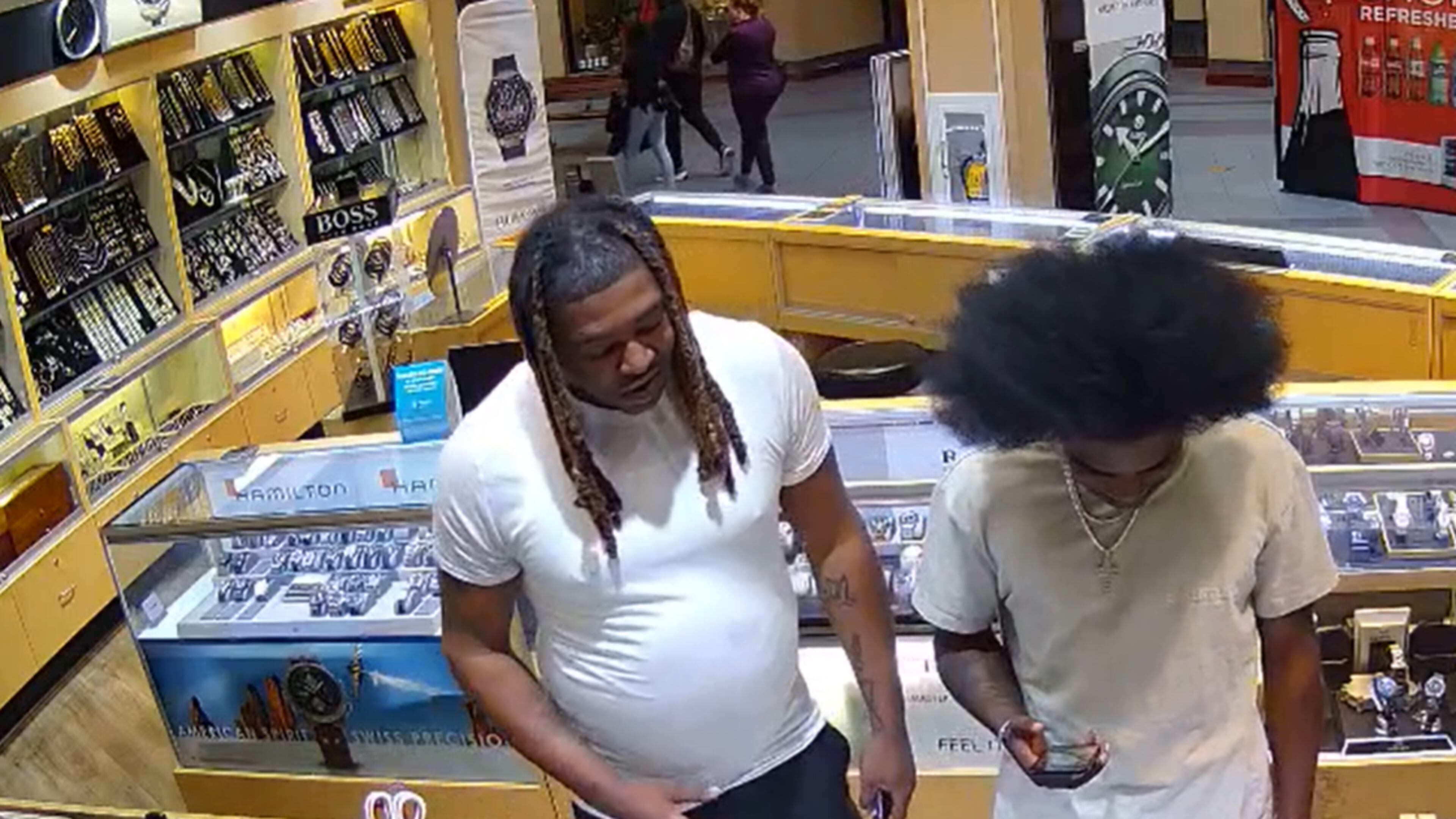 Gwinnett County police released photos of the two suspected jewelry thiefs, who were identified as Mario Lee Pittman, 28, of Decatur, and Jason Adam Warren, 28, of Lithonia.