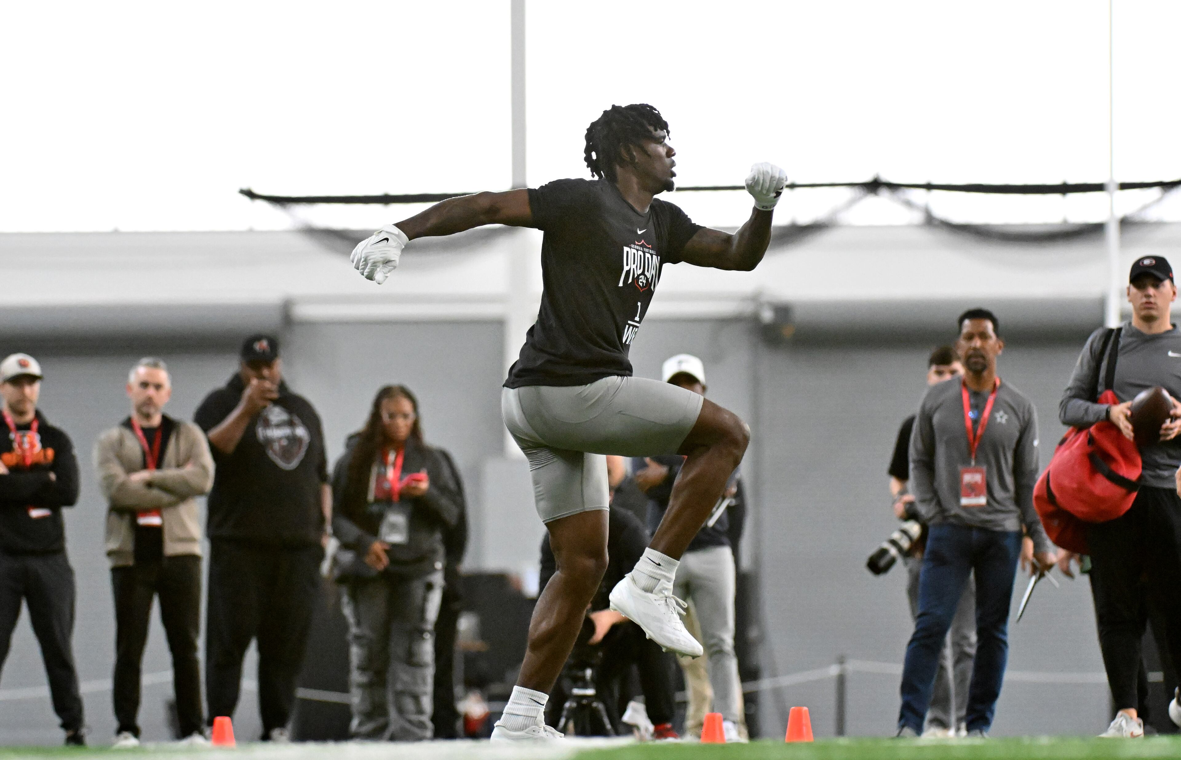 Georgia wide receiver Marcus Rosemy-Jacksaint works out. (Hyosub Shin / Hyosub.Shin@ajc.com)