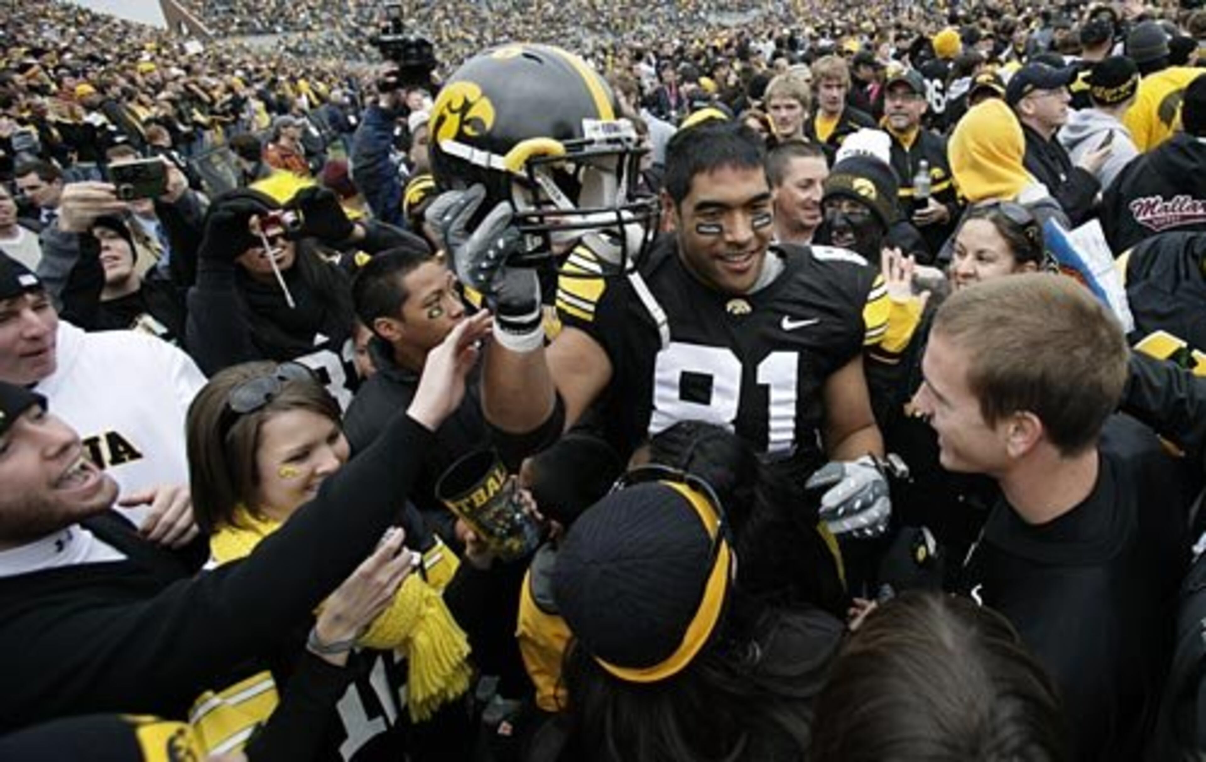 The Georgia Tech Yellow Jackets face the Iowa Hawkeyes Jan. 5 in the Orange Bowl in Miami. Here's a look at the Hawkeyes... Tight end TONY MOEAKI (81, center) has 26 receptions for 302 yards and four TDs this season.