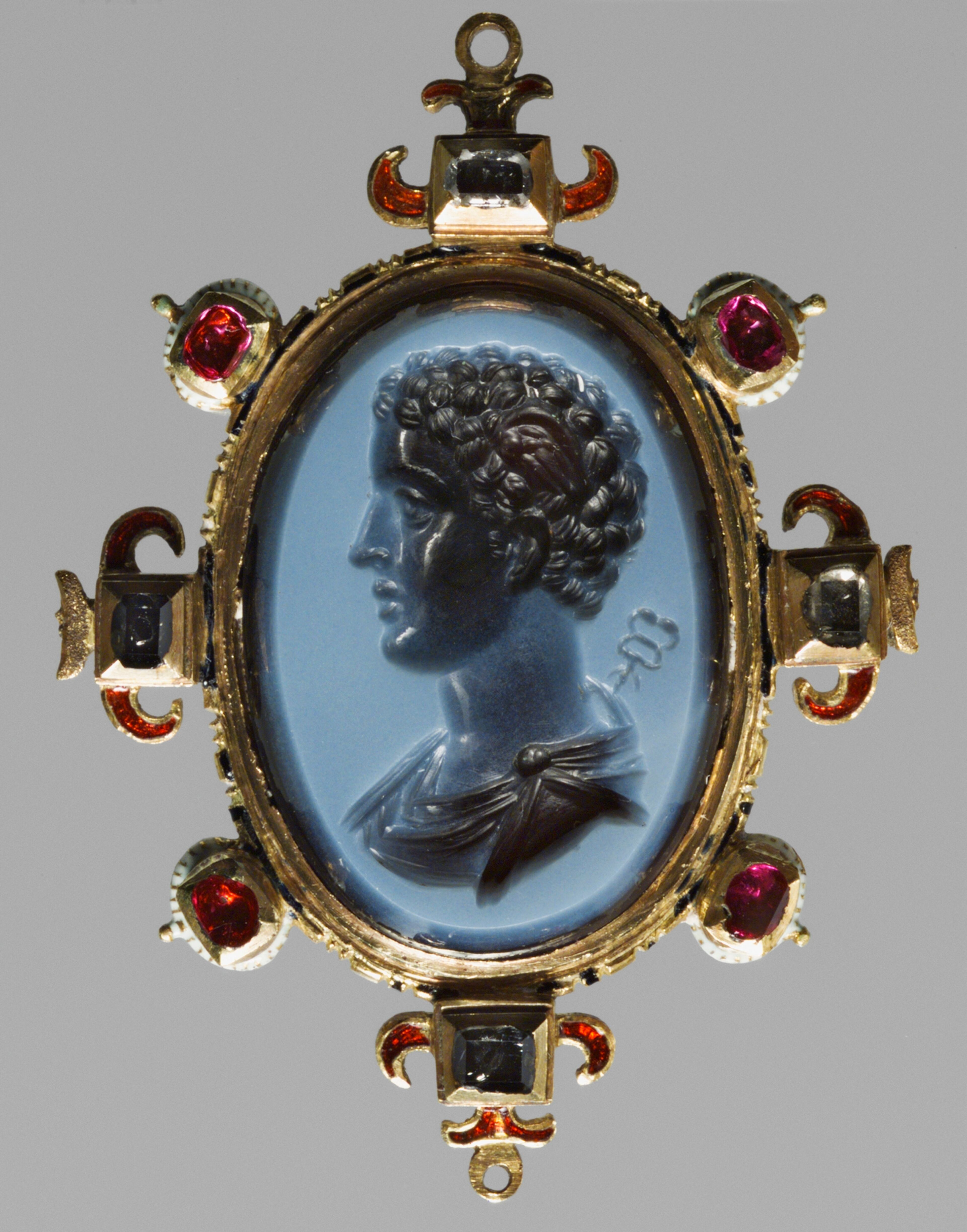 Bust of Emperor Numerianus Roman, 283–284 AD Cameo Setting: Gold, enamel, ca. 1600 Two-layered plasma Kunsthistorisches Museum Wien
