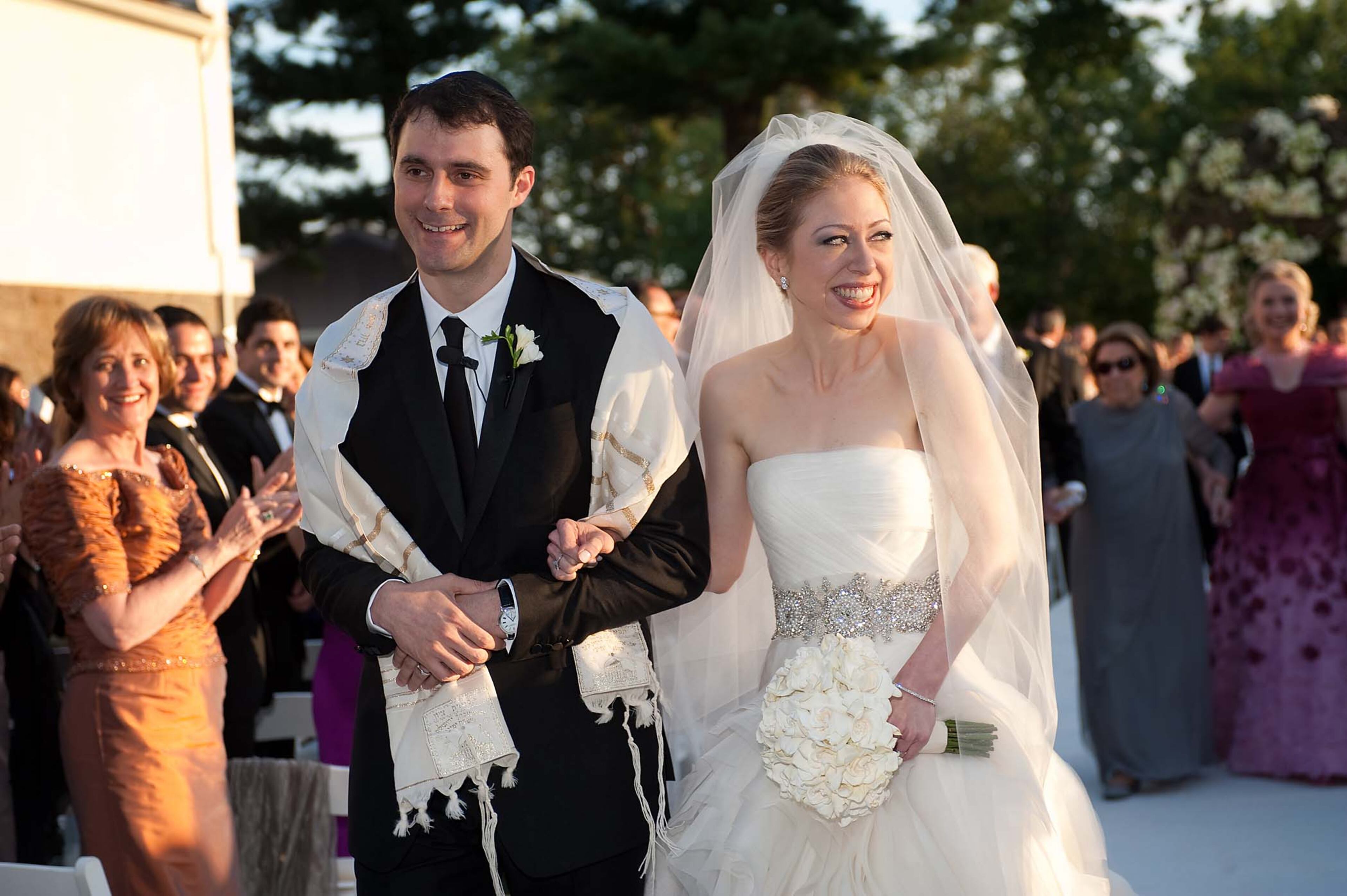 RHINEBECK, NY - JULY 31: In this handout image provided by Genevieve de Manio, Chelsea Clinton (R) weds Marc Mezvinsky at the Astor Courts Estate on July 31, 2010 in Rhinebeck, New York. (Photo by Genevieve de Manio via Getty Images)