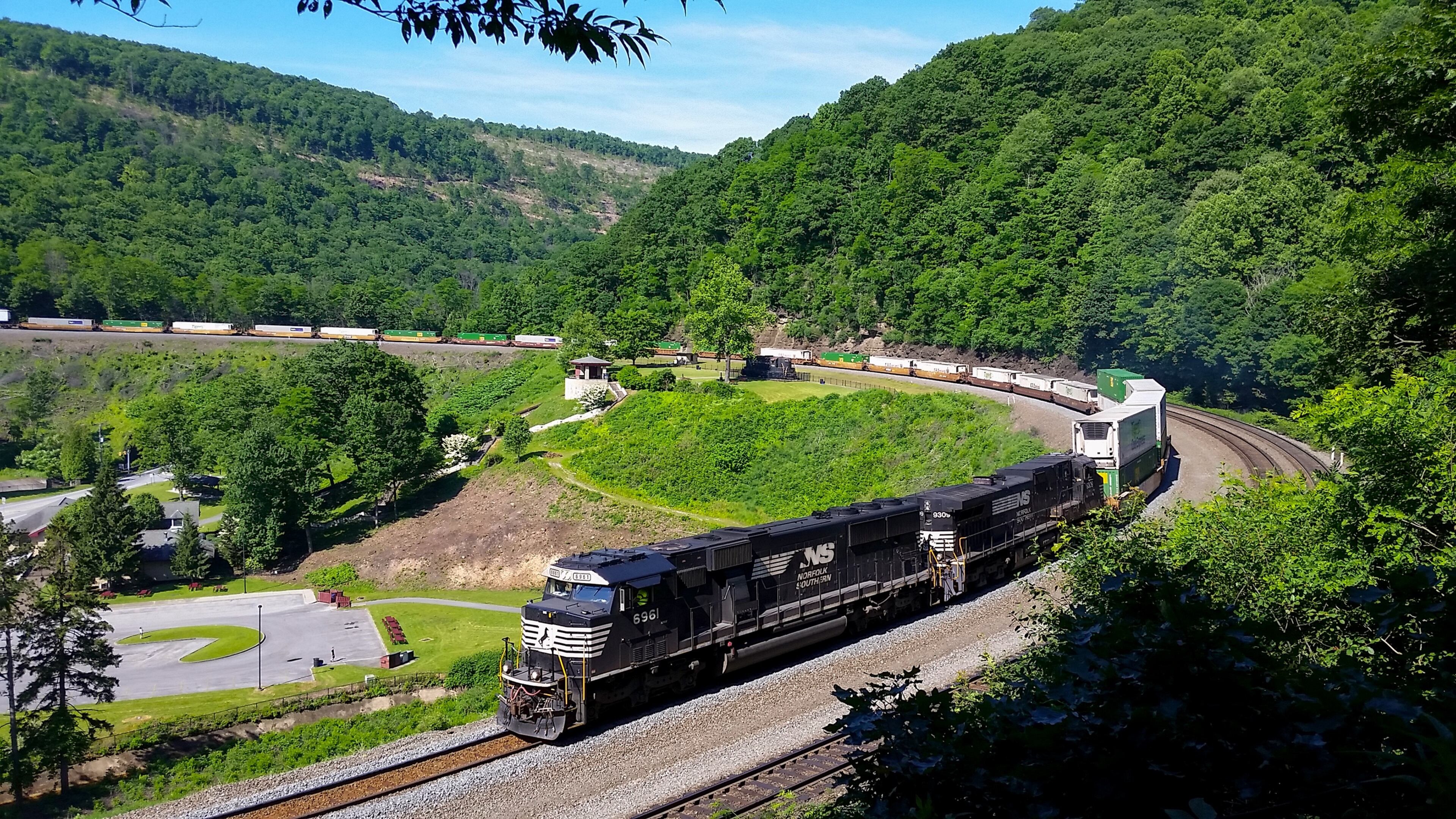 Norfolk Southern last fall announced plans to work with industrial giant Alstom to convert two diesel-powered locomotive engines to a hybrid propulsion system. (Brad Brenneman/Norfolk Southern Corp./TNS)