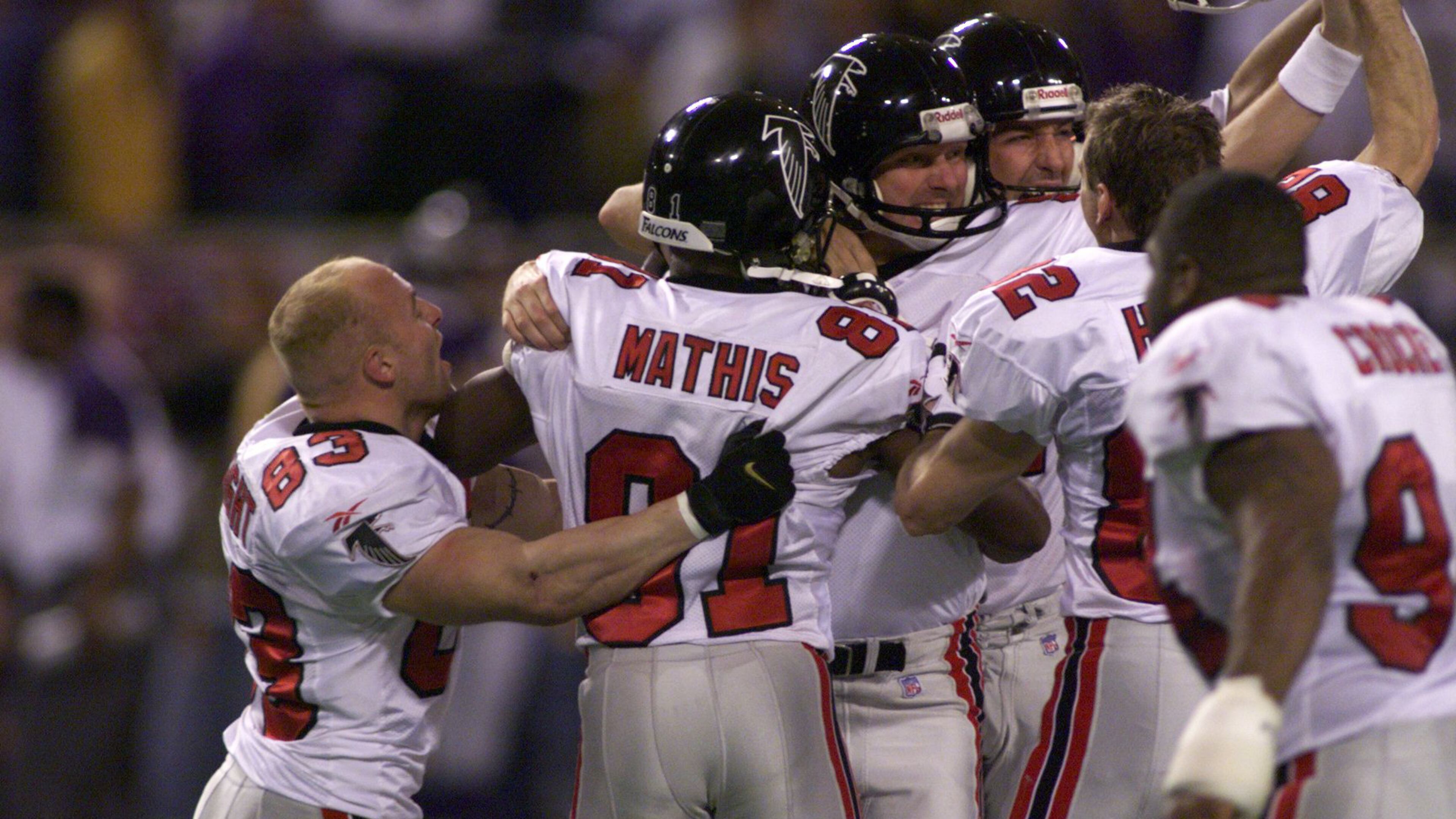 980117 Minneapolis, MN-Atlanta Falcons Morten Andersen (3rd from left)reacts and celebrates with his teammates after his winning field goal that sends the Faclcons to the Super Bowl. (AJC Staff Photo/Marlene)