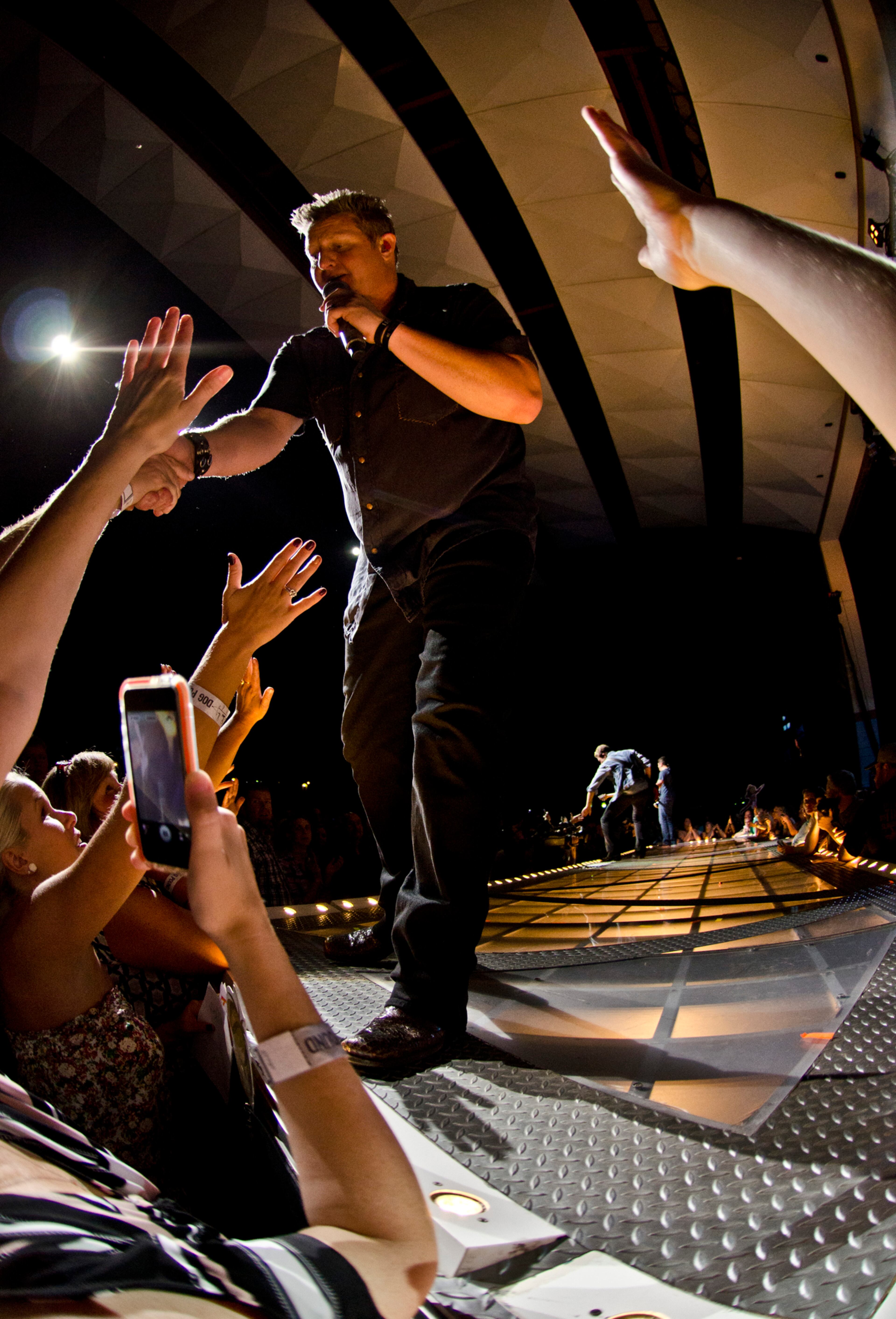 Country superstars Rascal Flatts headlined a great show that thrilled their fans at Riverbend Music Center in Cincinnati, Ohio.
