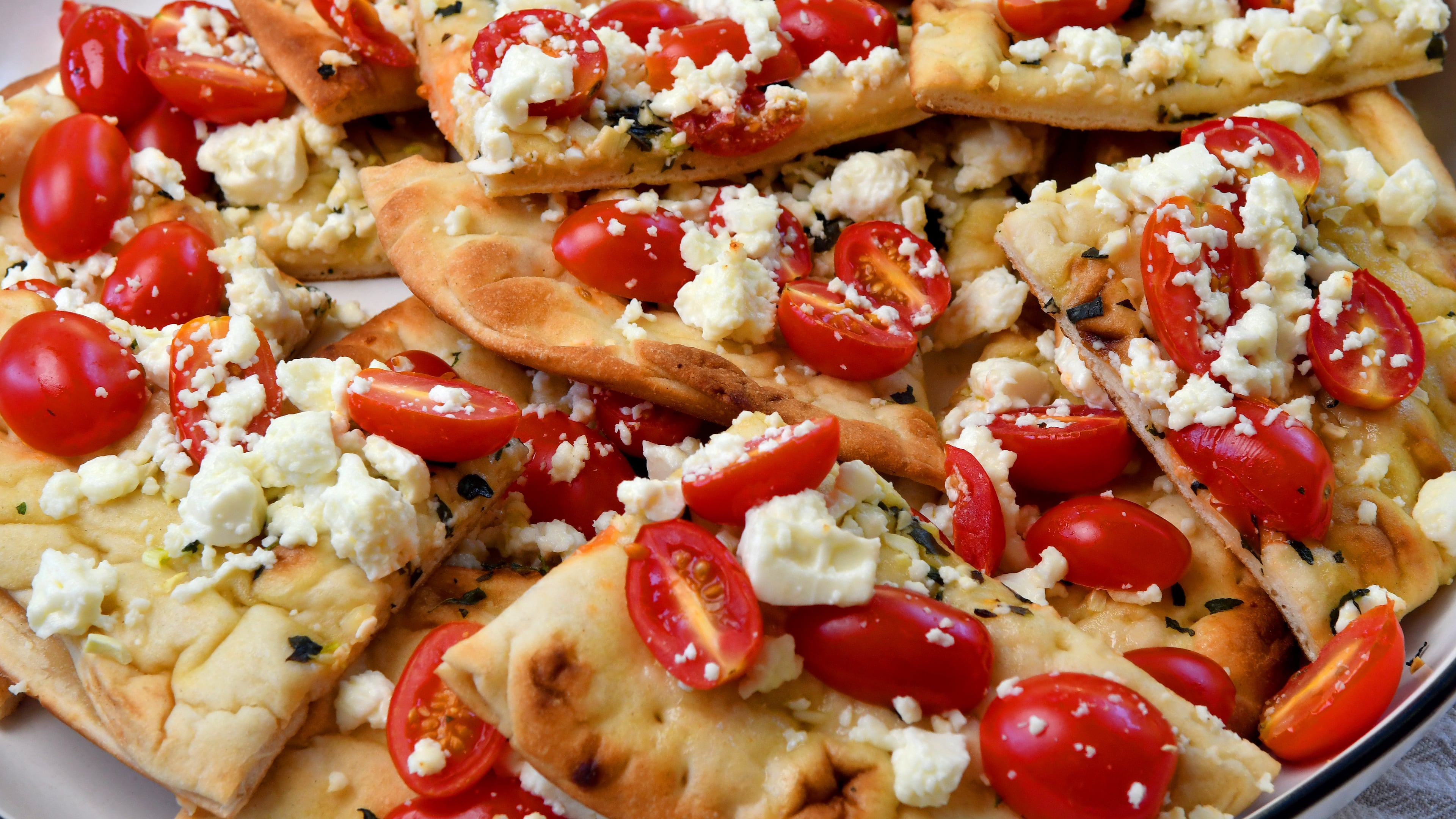 240623 Atlanta, Ga: Tomato-Feta Flatbread. Photo for use in 5:30 Challenge column 080424challenge (CHRIS HUNT FOR THE ATLANTA JOURNAL-CONSTITUTION)