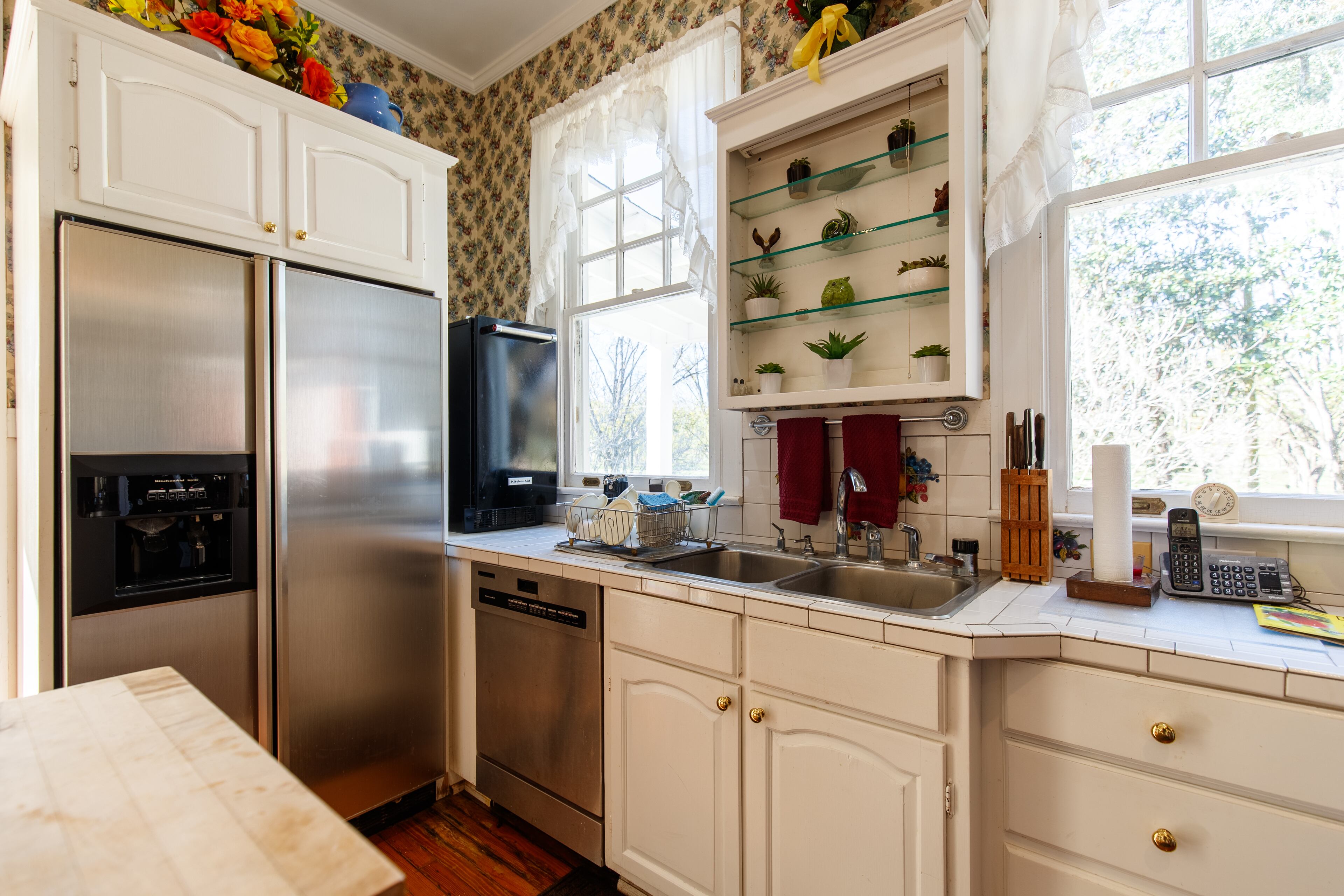 Located at 8355 Old Madison Road, this Quitman, Georgia estate is currently on the market for $2,100,000.
Courtesy of David Burnett and the Canopy Realty Group