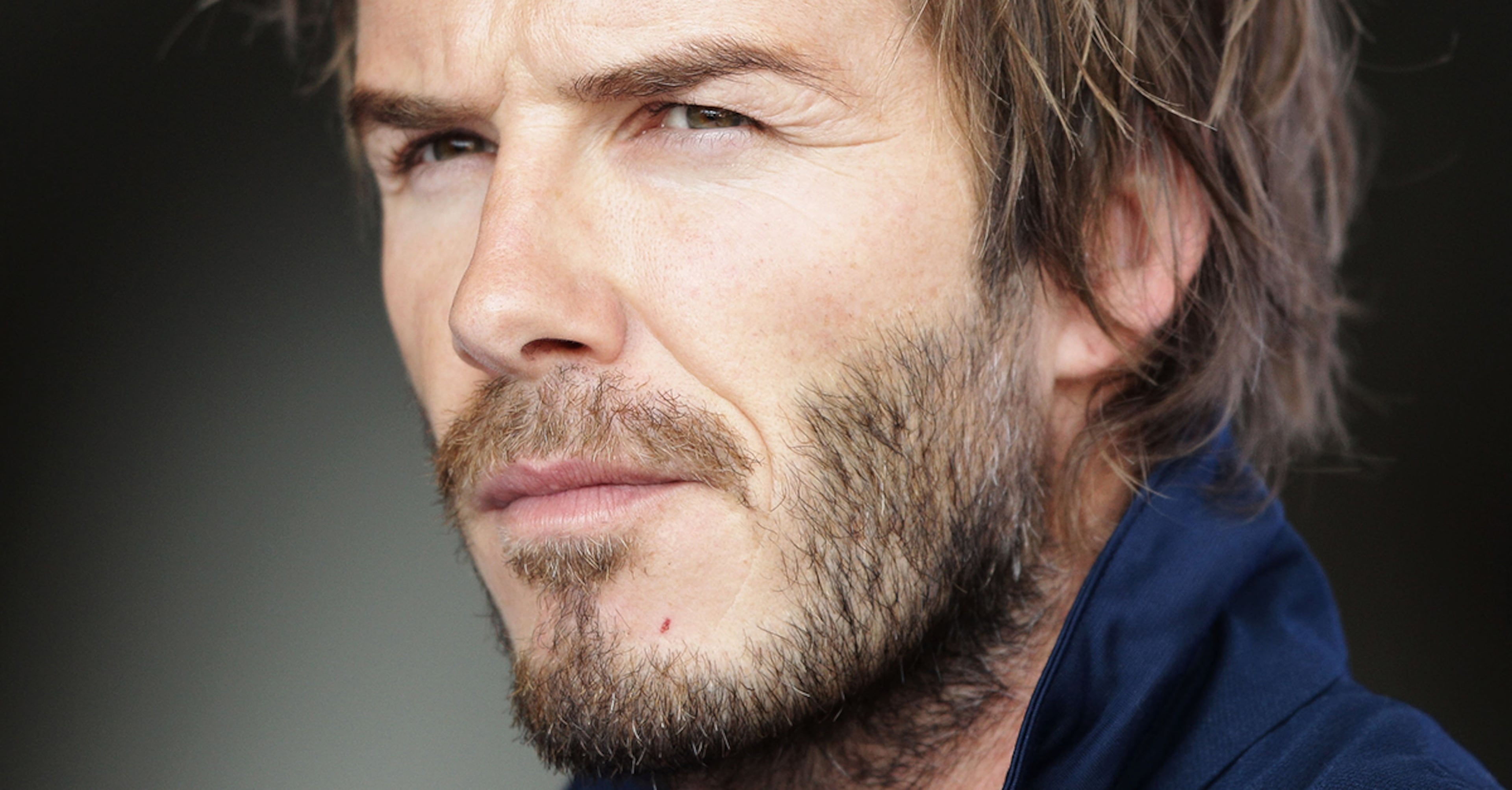 David Beckham arrives at Sydney International Airport on November 25, 2010 in Sydney, Australia. (Photo by Brendon Thorne/Getty Images)
