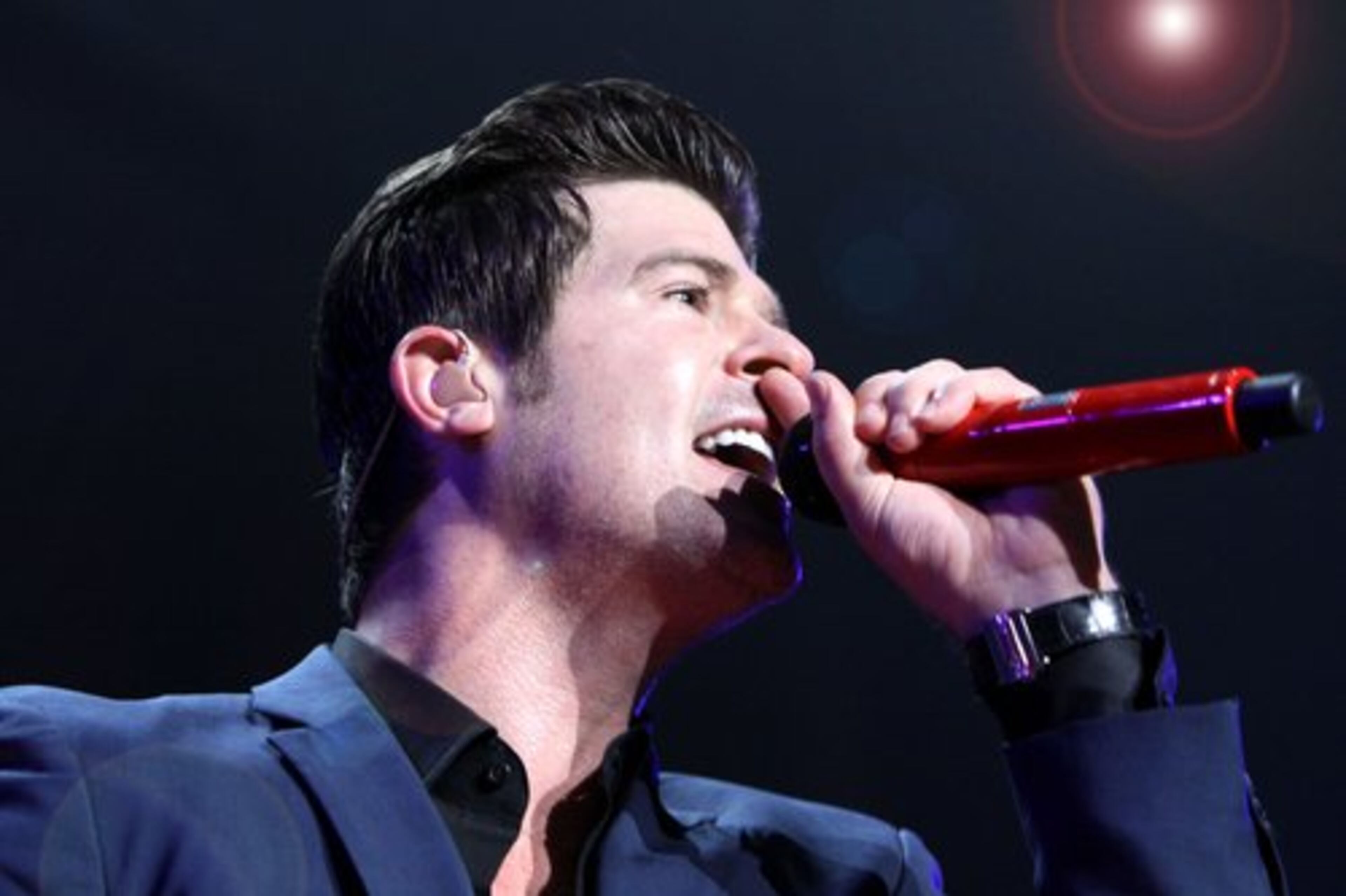 Robin Thicke performs during 'The Freedom Tour' show.