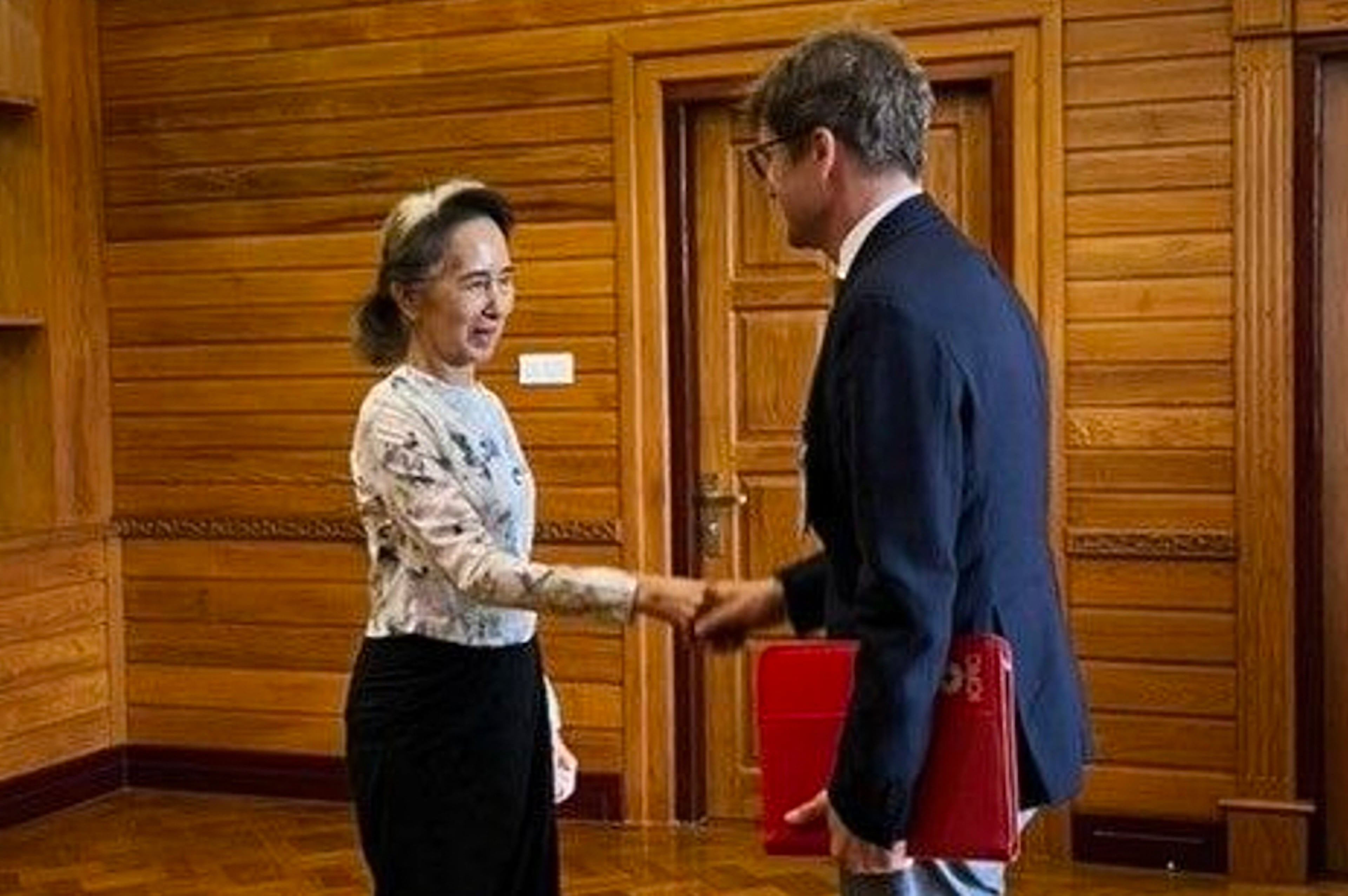 Myanmar Suu Kyi
