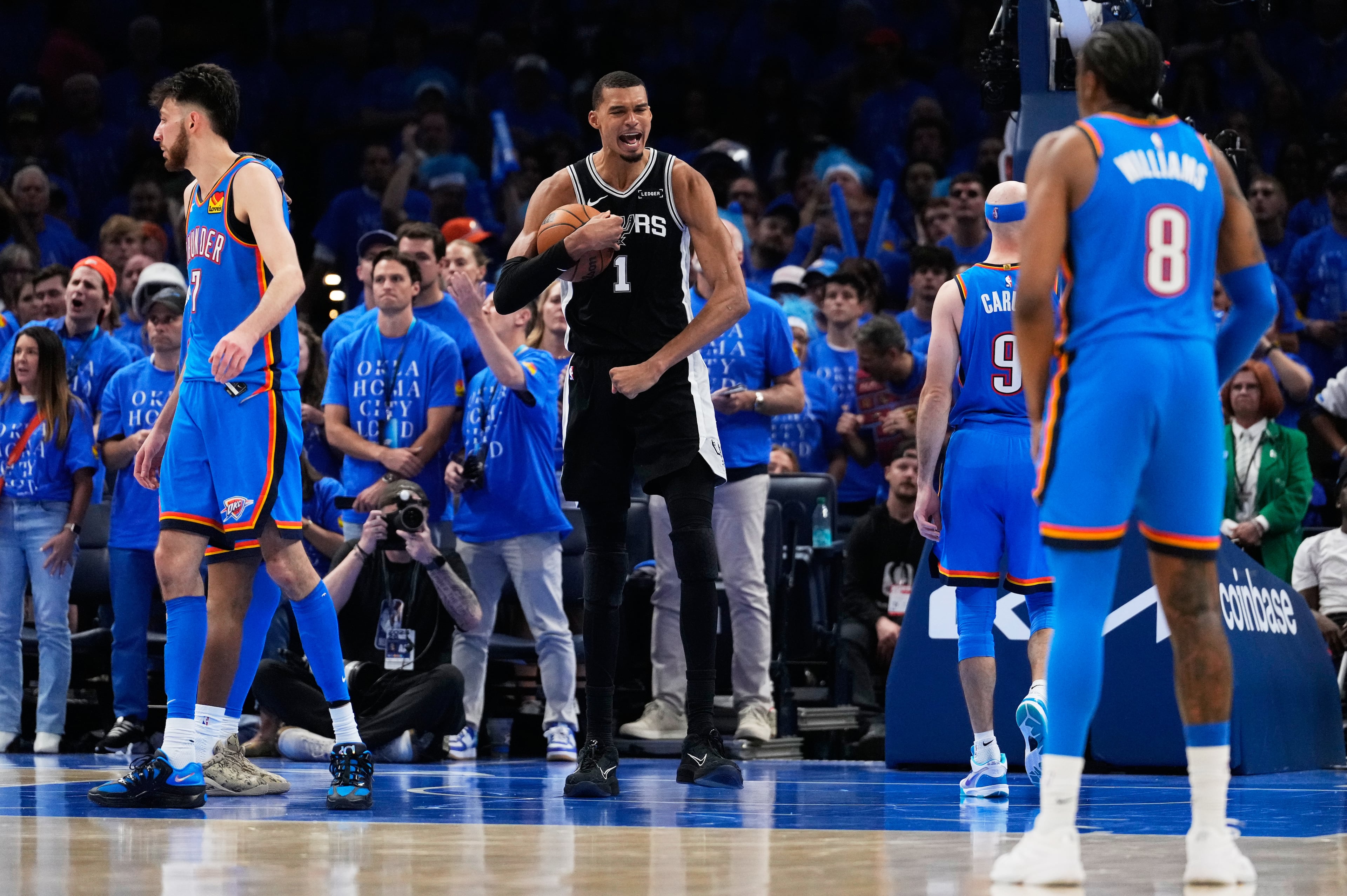 APTOPIX Spurs Thunder Basketball