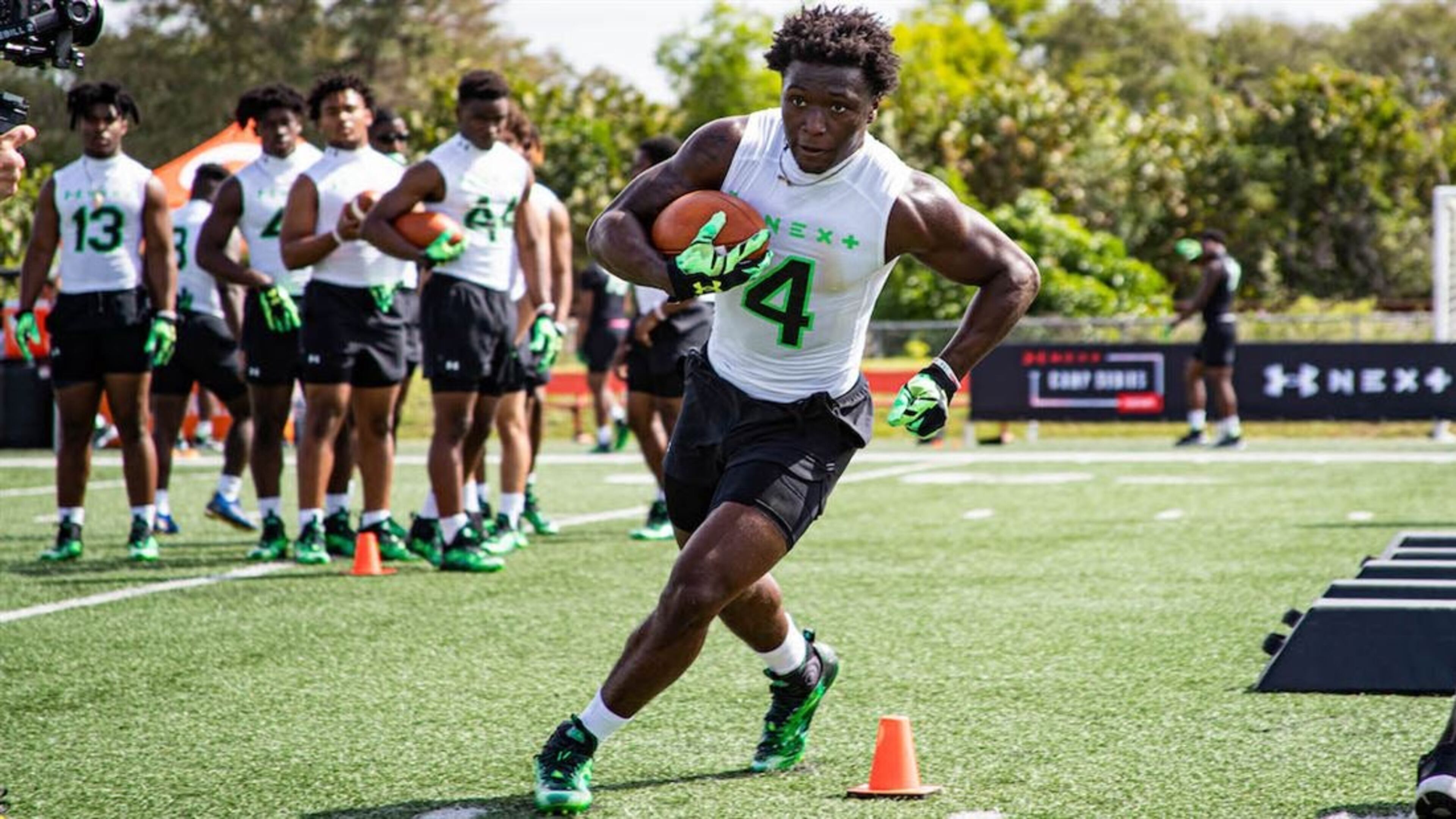 Miami Norland High running back Javin Simpkins announced his commitment to Georgia Tech on Monday. (247Sports)