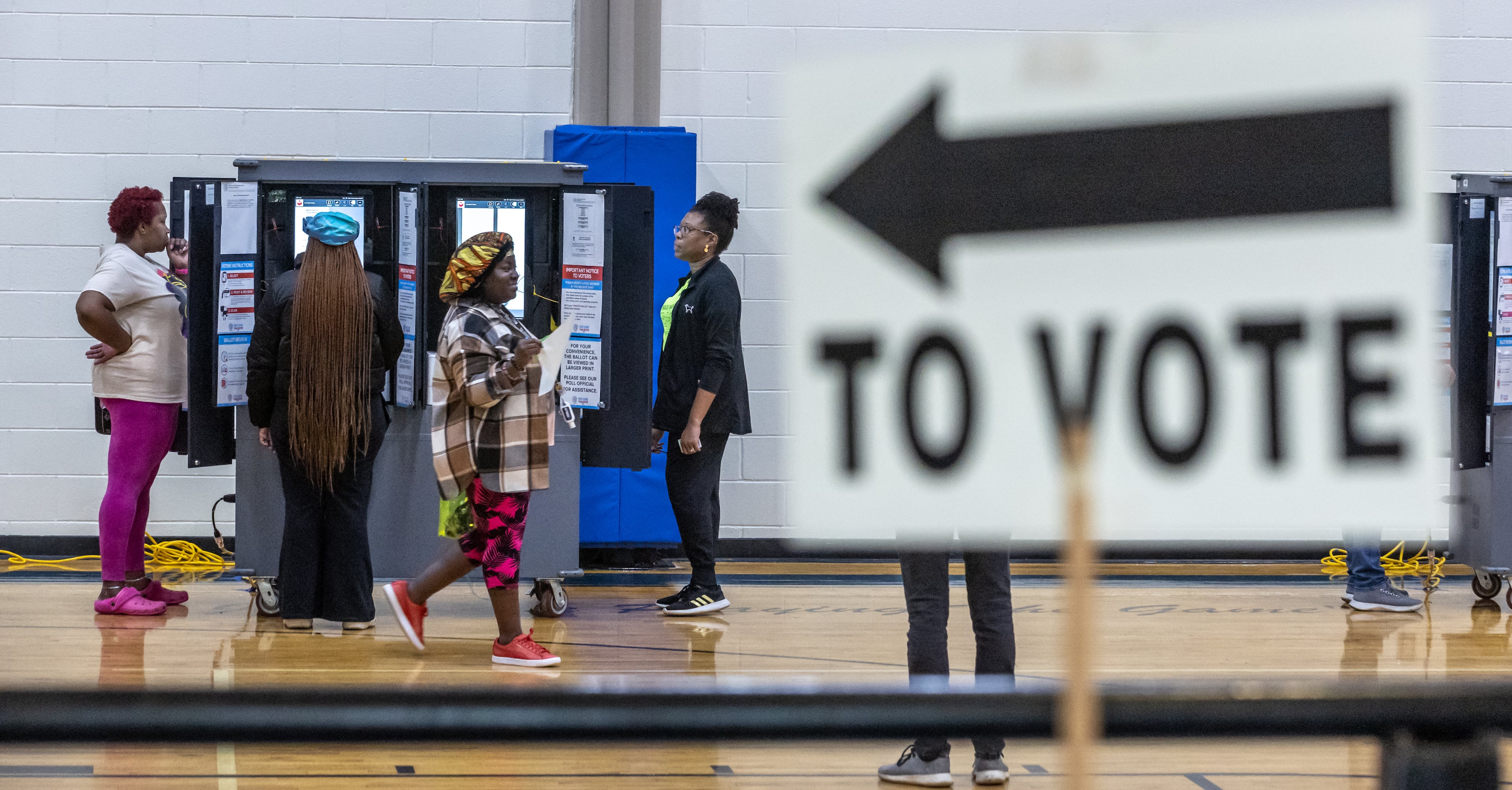 Voters cast their ballots at the Dunbar Neighborhood Center in Atlanta on Election Day last year.