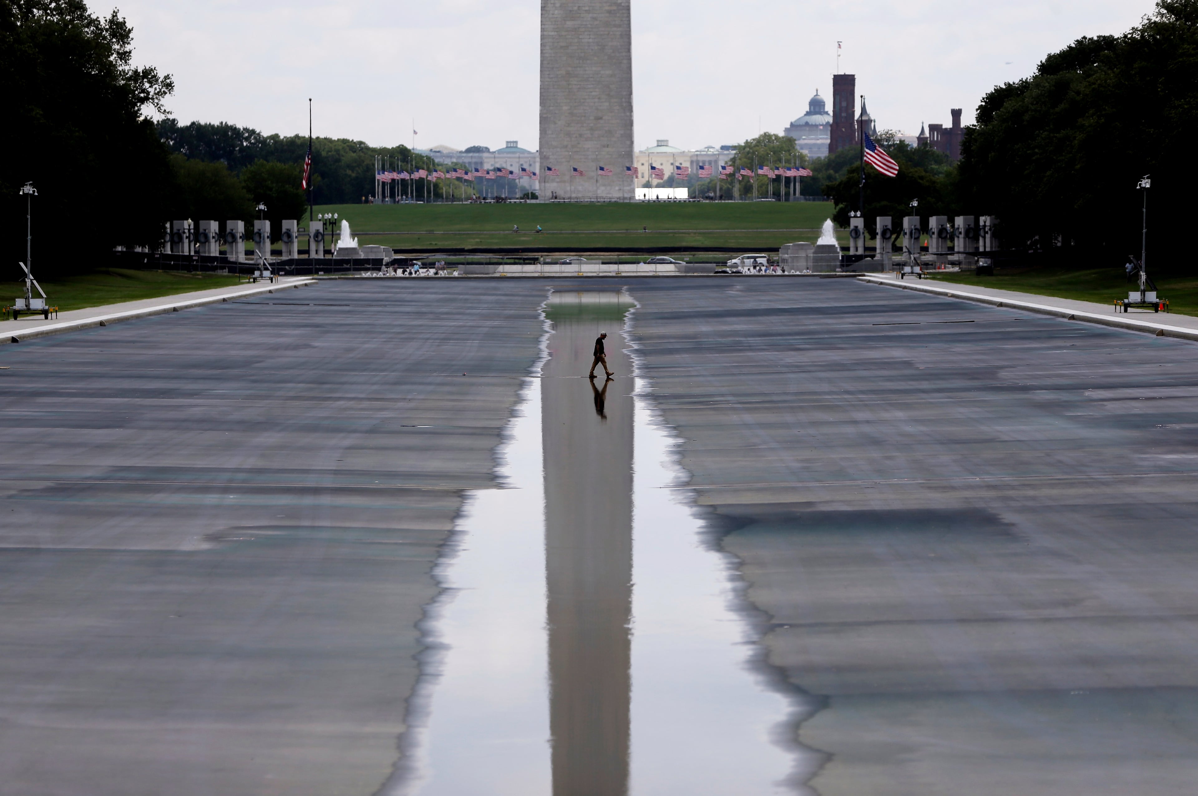 APTOPIX Lincoln Memorial Reflecting Pool
