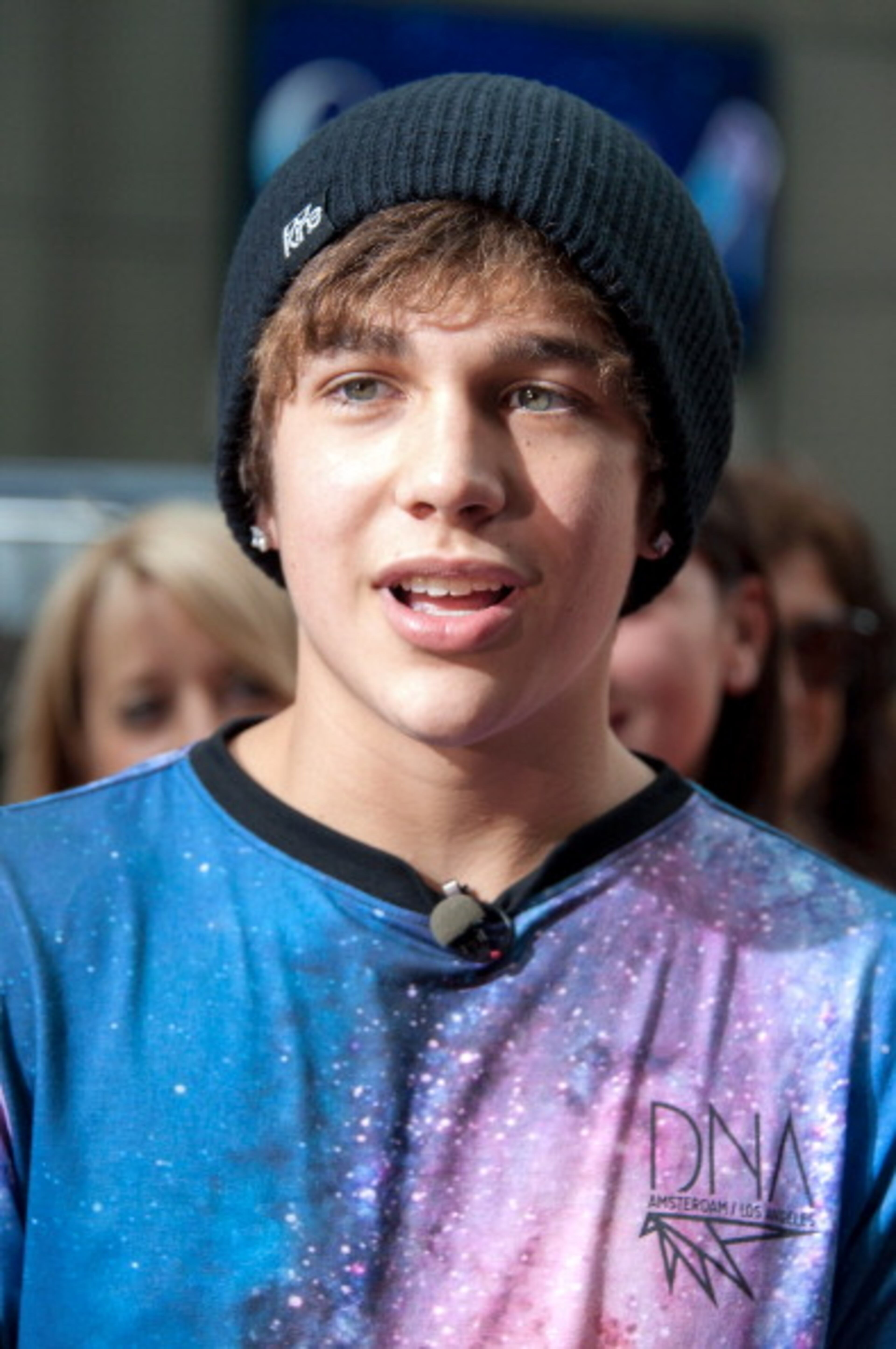 NEW YORK, NY - JUNE 11: Austin Mahone visits "Extra" in Times Square on June 11, 2013 in New York City. (Photo by D Dipasupil/Getty Images for Extra)