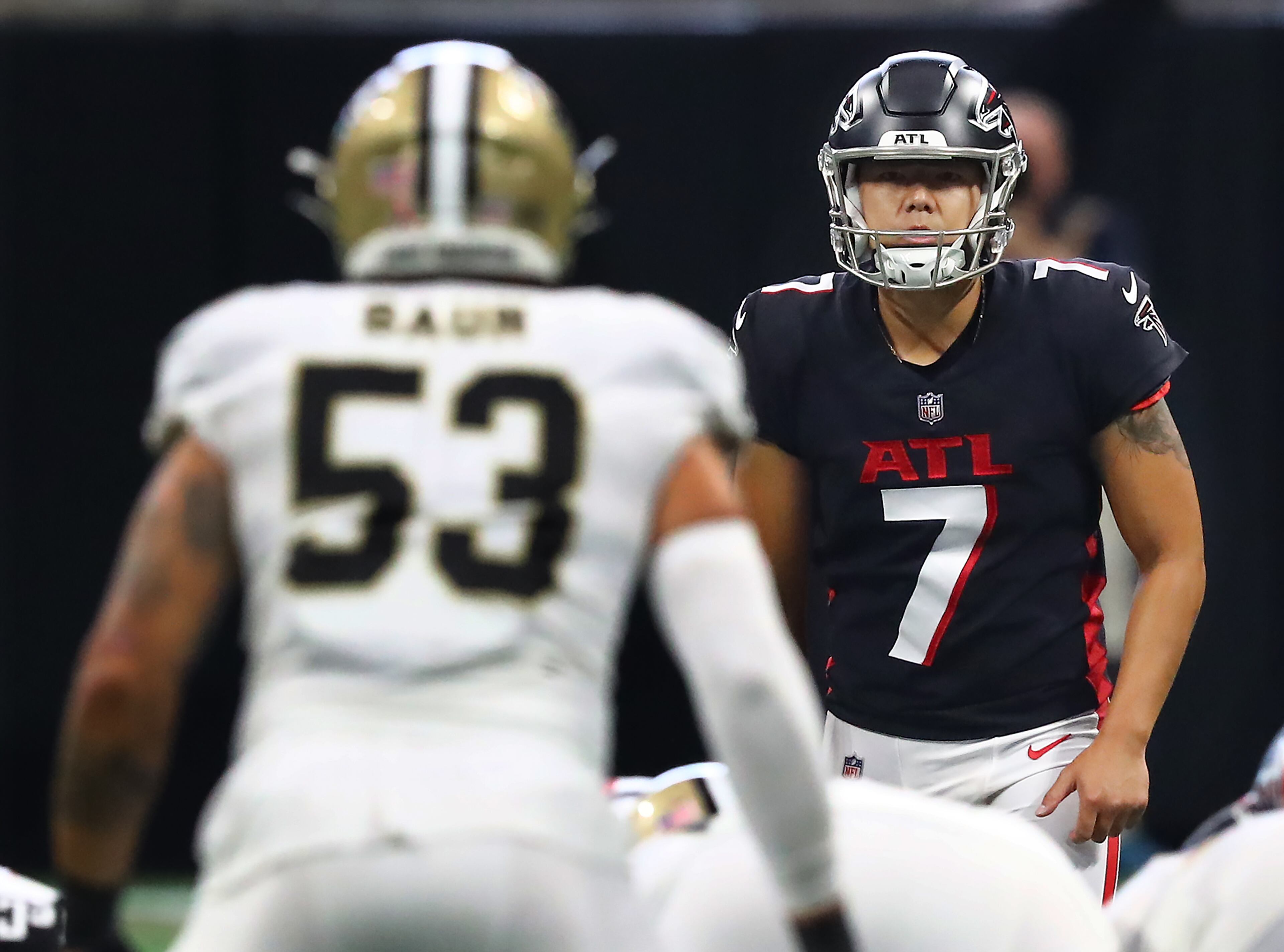 Falcons kicker Younghoe Koo lines up his field-goal attempt with two seconds left Sunday in Atlanta. (Curtis Compton / Curtis Compton@ajc.com)
