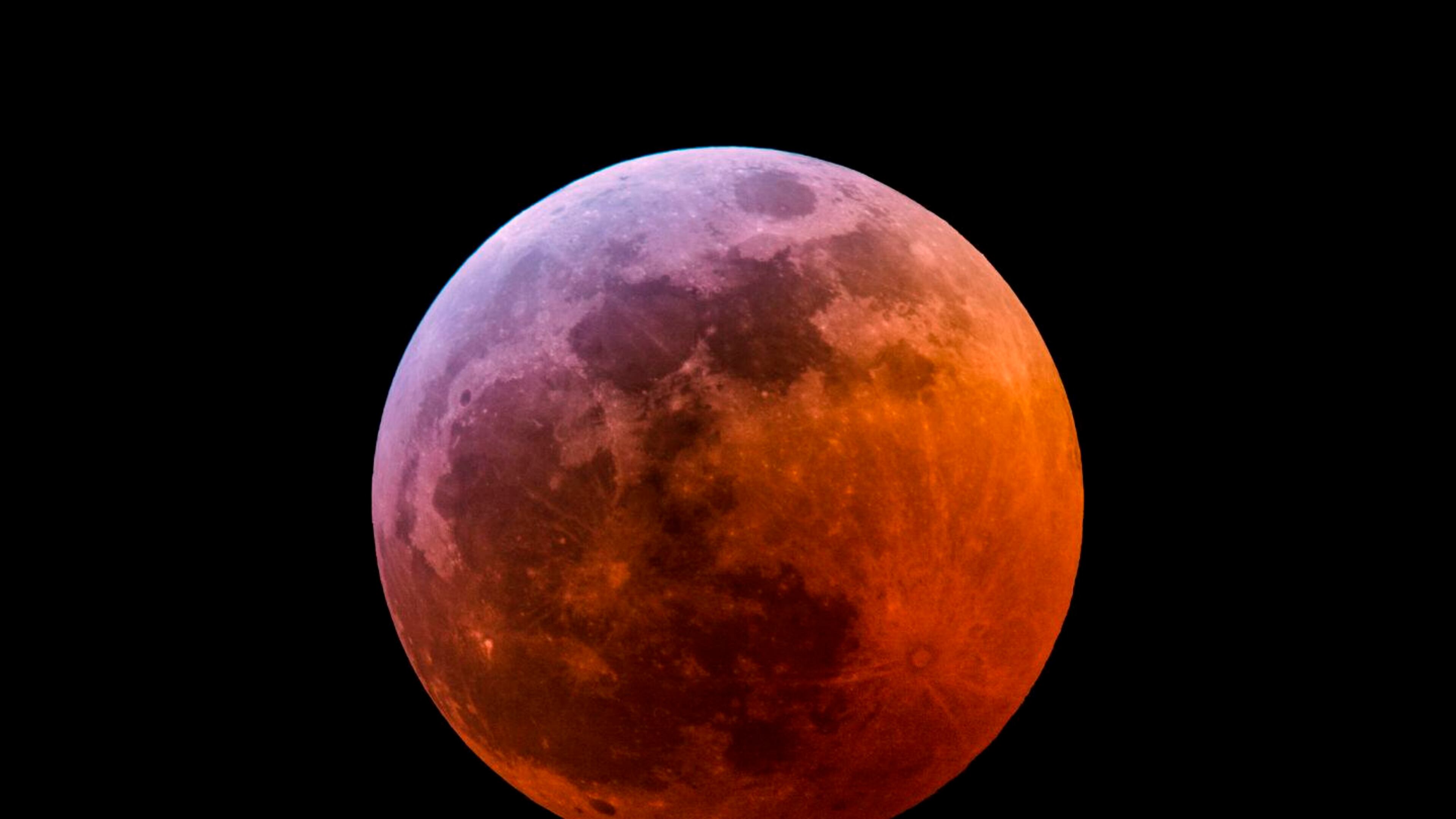 A previous total lunar eclipse.A previous total lunar eclipse.