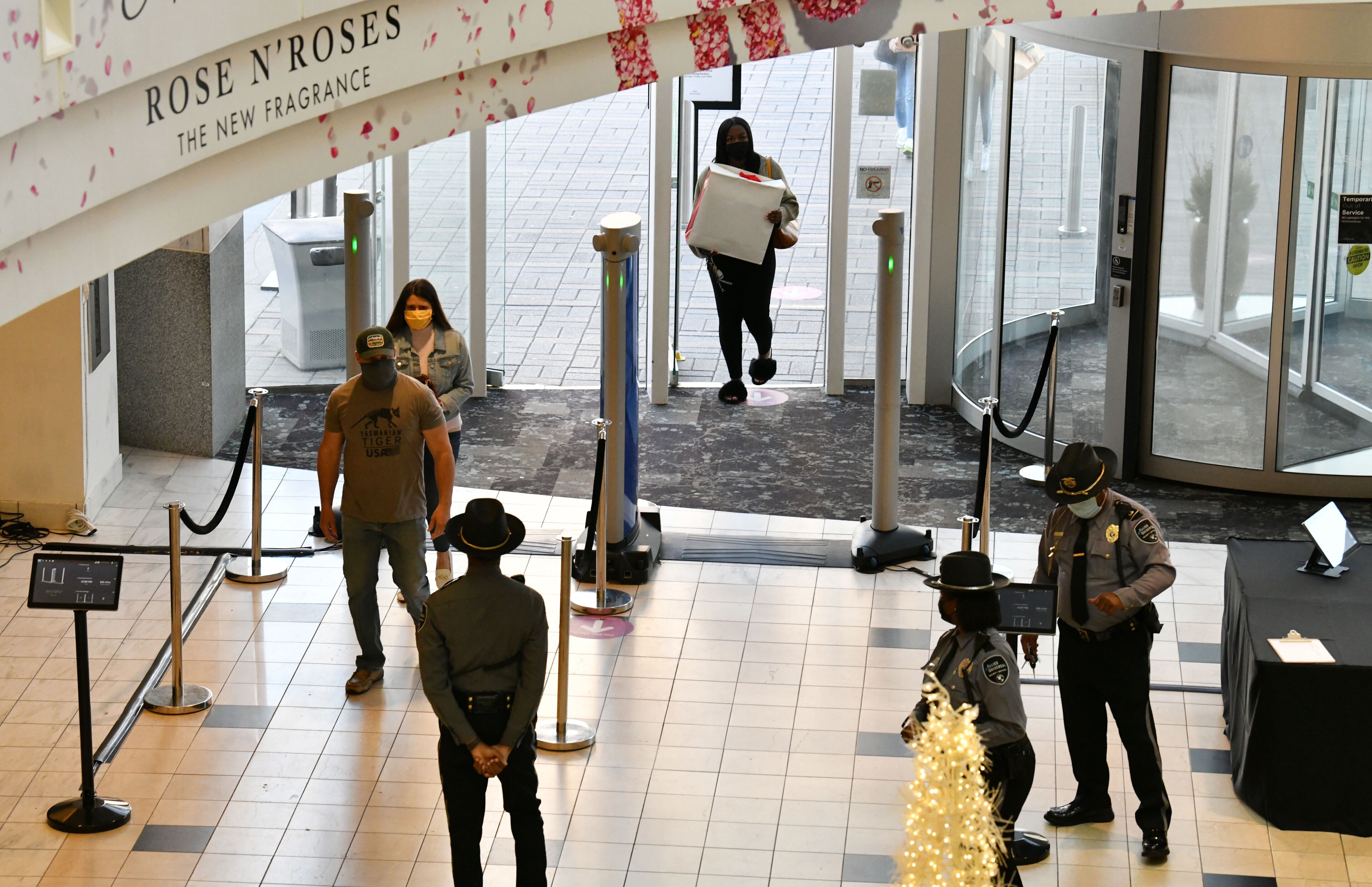 Security enhancements including metal detectors were added at Lenox Square on Tuesday, Dec. 29, 2020. (Hyosub Shin / Hyosub.Shin@ajc.com)
