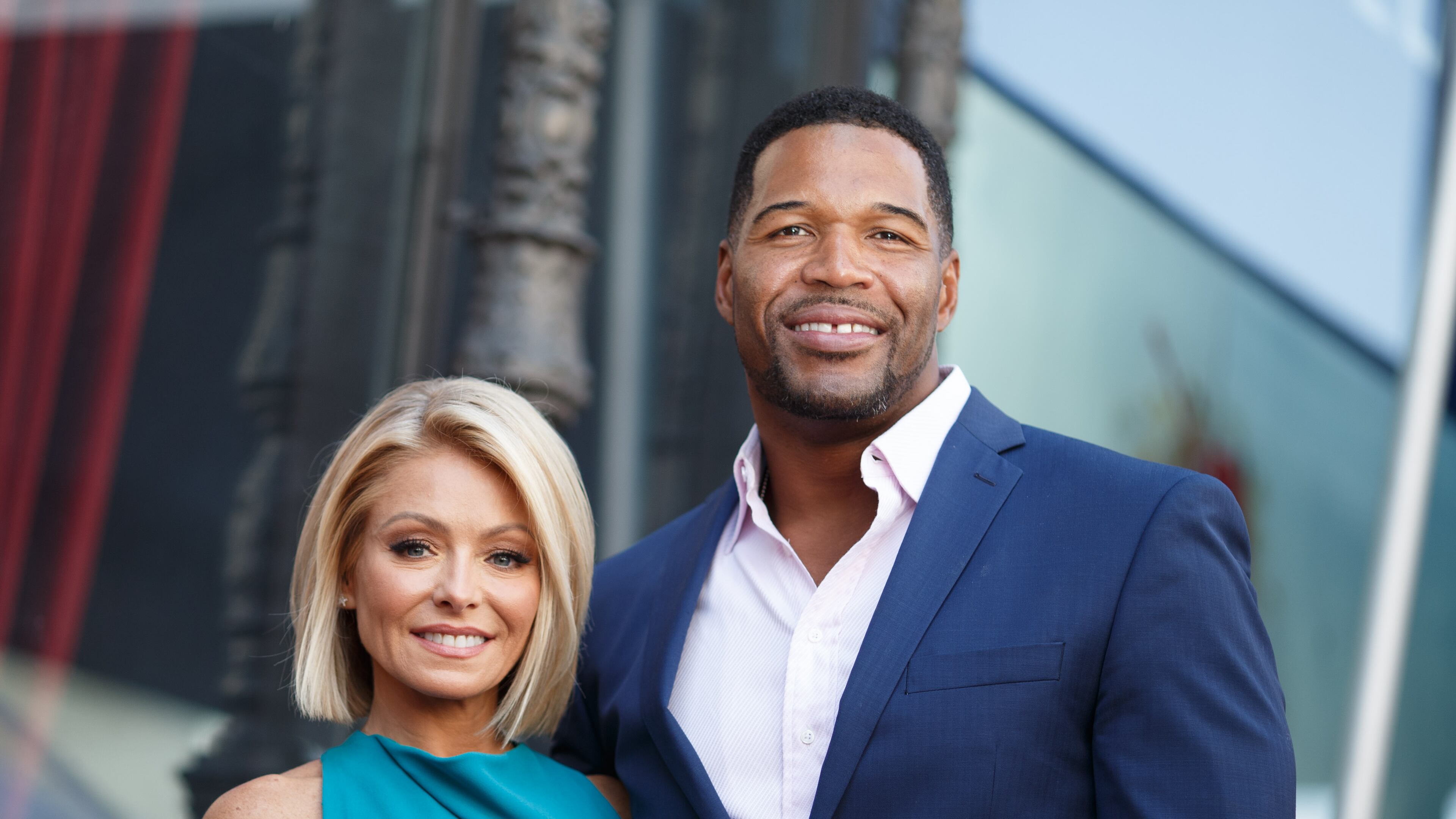 HOLLYWOOD, CA - OCTOBER 12: Television host Kelly Ripa (L) and Michael Strahan attend the Hollywood Walk of Fame on October 12, 2015 in Hollywood, California. (Photo by Mark Davis/Getty Images)