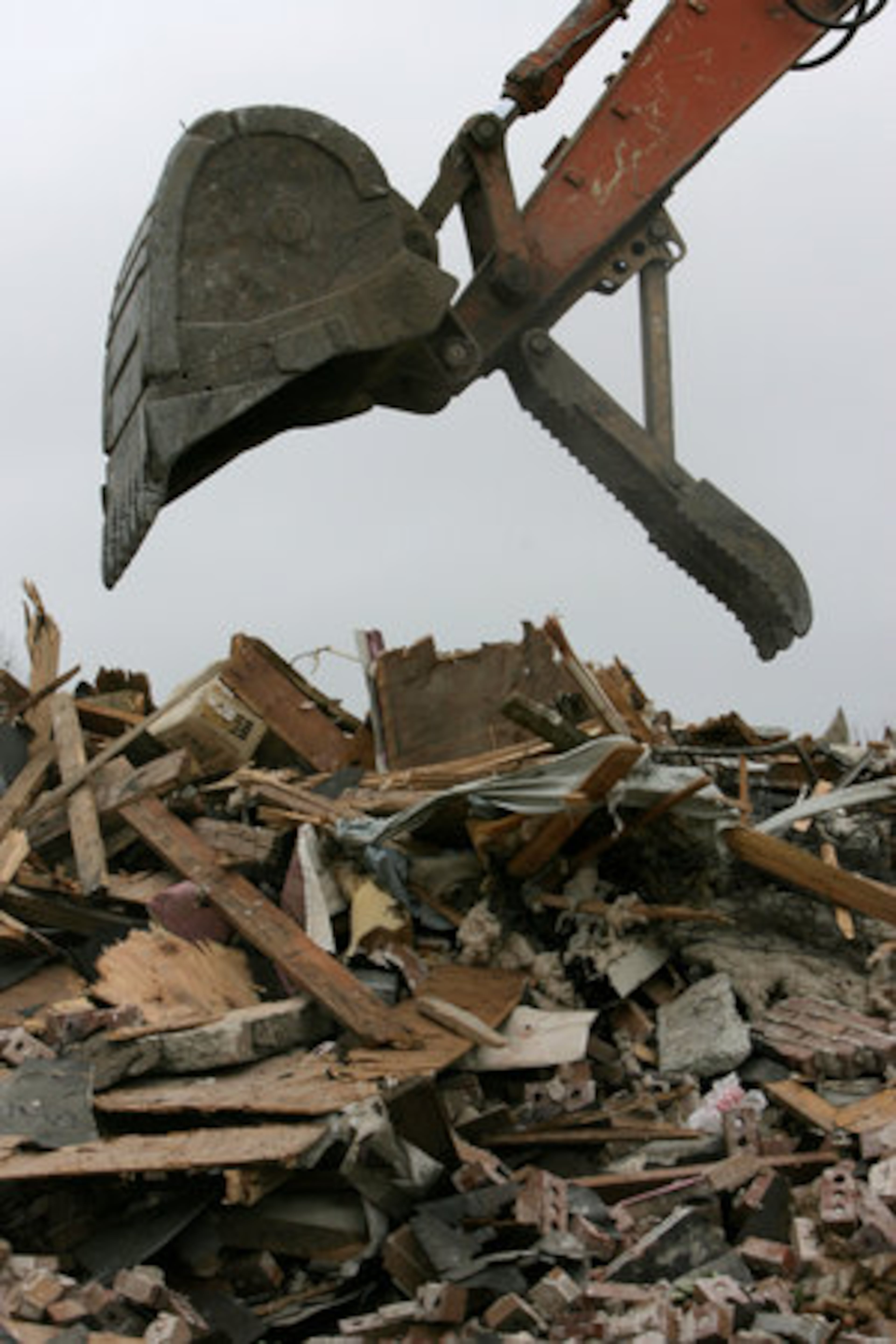 Demolition of the Leila Valley apartments in 2007.