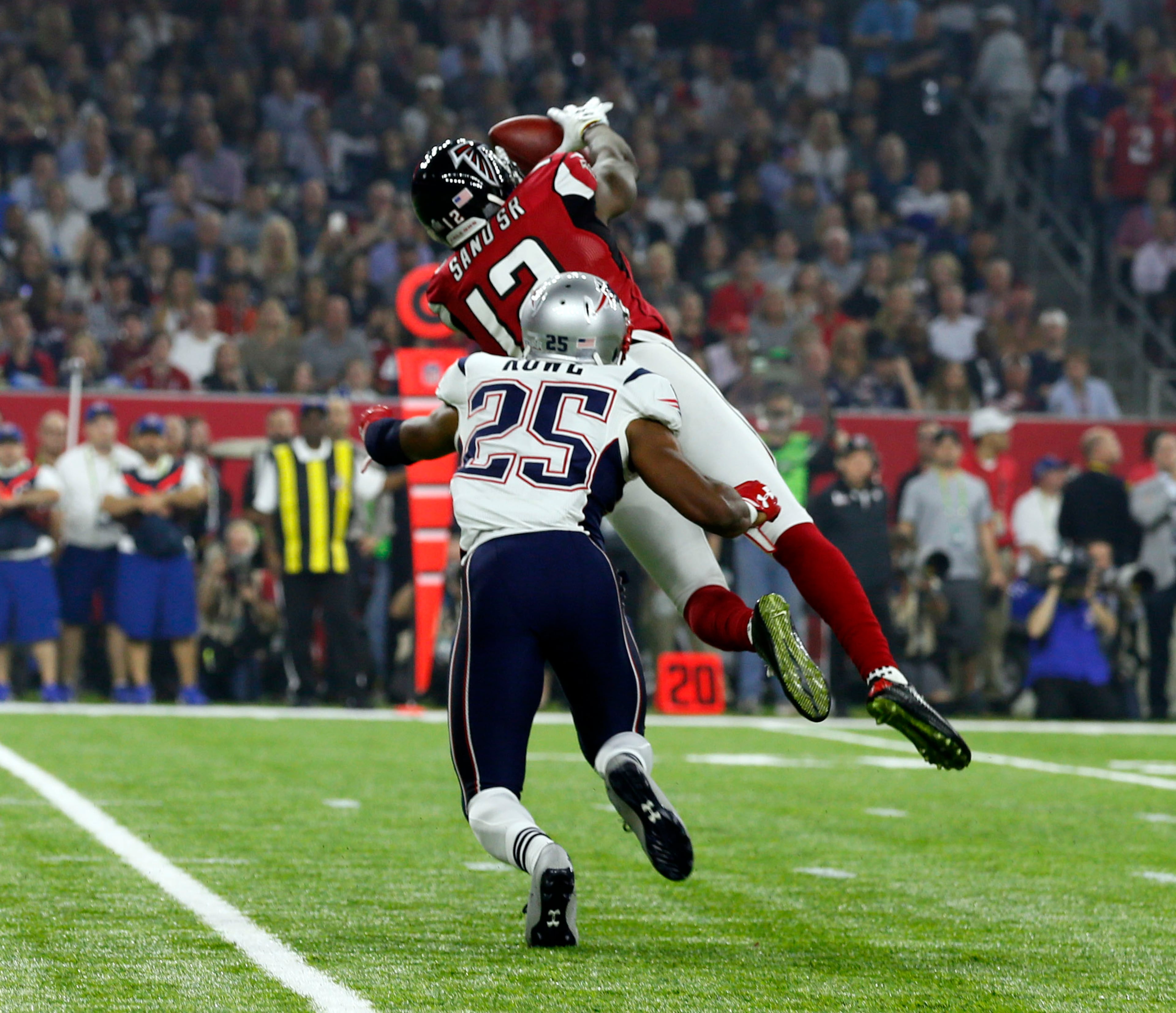 FEBRUARY 5, 2017 HOUSTON TX Atlanta Falcons wide receiver Mohamed Sanu (12) catches a pass for a gain in the 3rd quarter as the Atlanta Falcons meet the New England Patriots in Super Bowl LI at NRG Stadium in Houston, TX, Sunday, February 5, 2017. Bob Andres/AJC