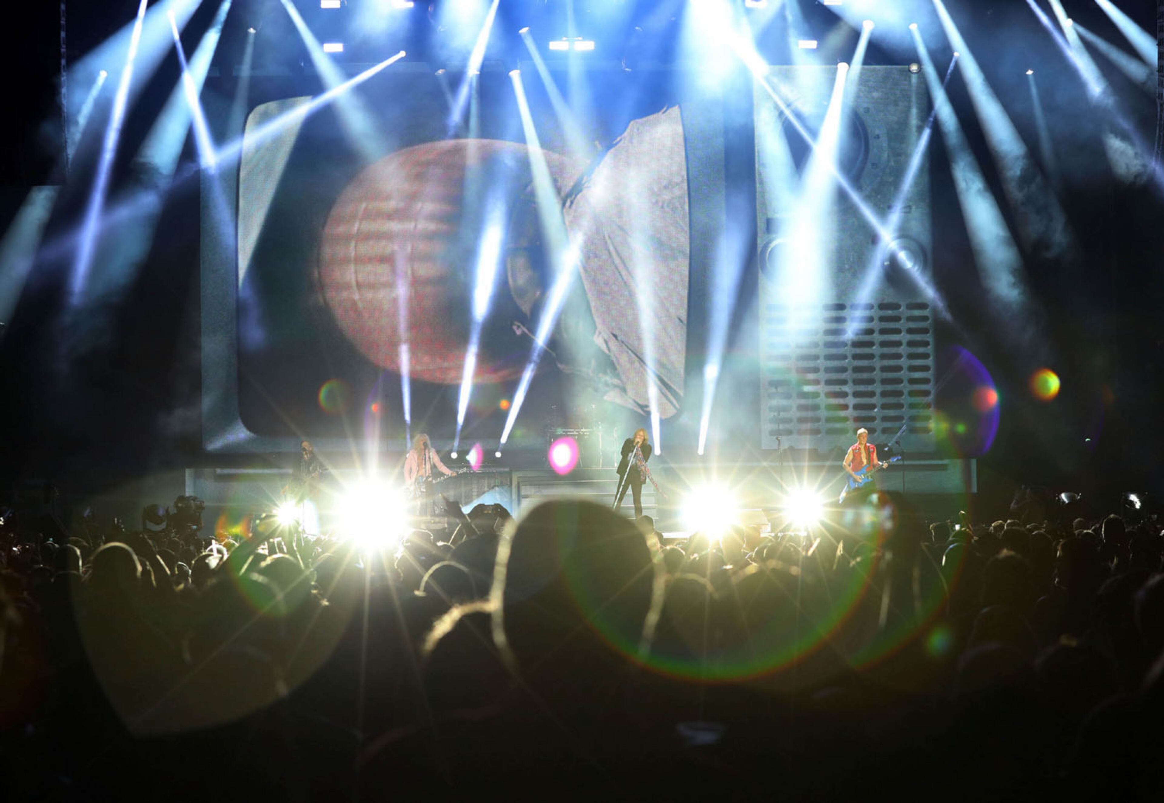 Def Leppard and The Pretenders entertained a crowd of close to 40,000 fans on Sunday, July 1, 2018 at SunTrust Park. Journey was on the bill but did not allow photos to be taken.
Robb Cohen Photography & Video /RobbsPhotos.com