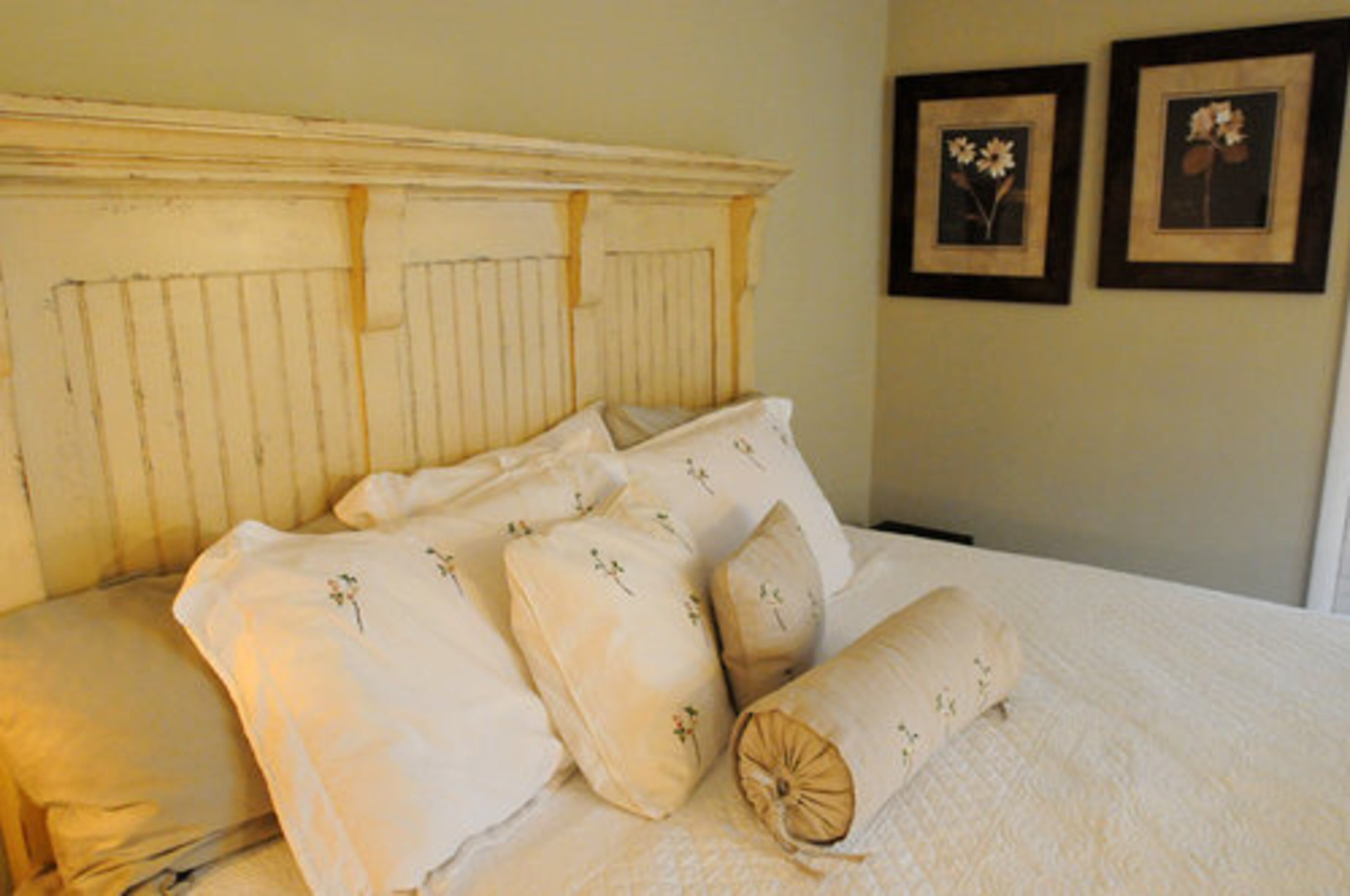 If you are dealing with a small space it is a good idea to use bright colors to enlarge the room,Staines suggested.