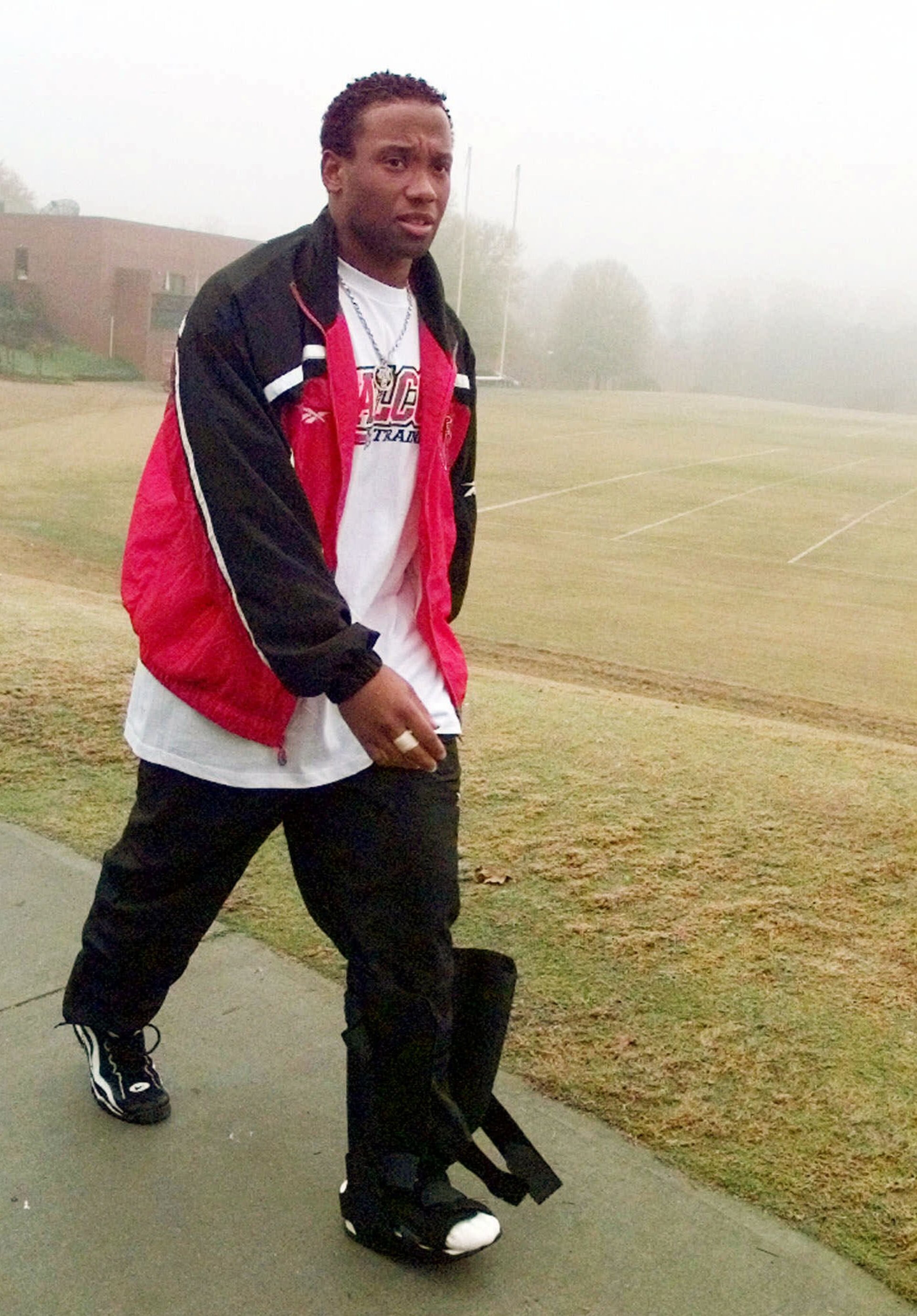 Anderson had a career-ending knee injury in 2001.