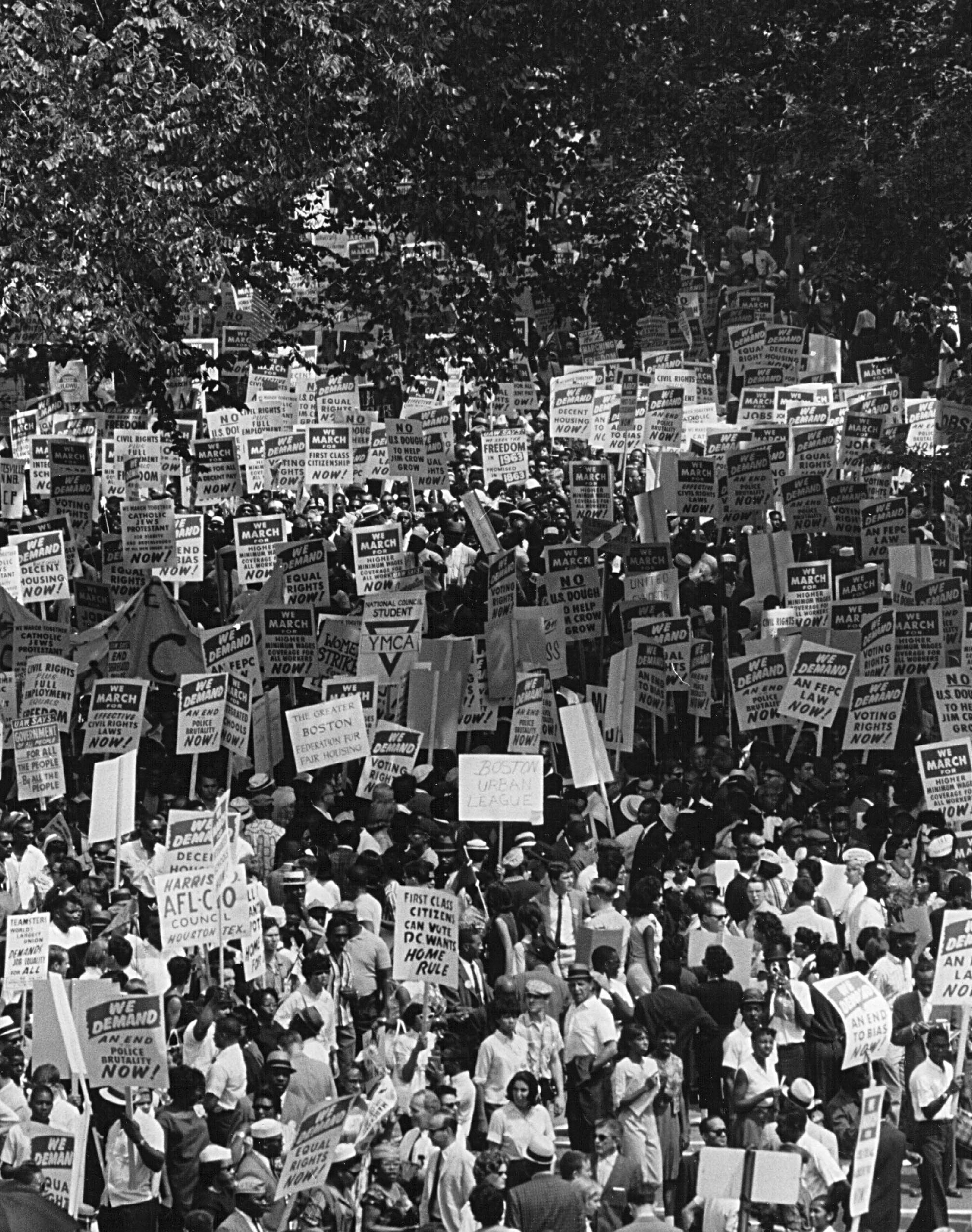 Thousands of Americans march near the Lincoln Memorial August 28, 1963 at a civil rights rally. (Photo by National Archive/Newsmakers)