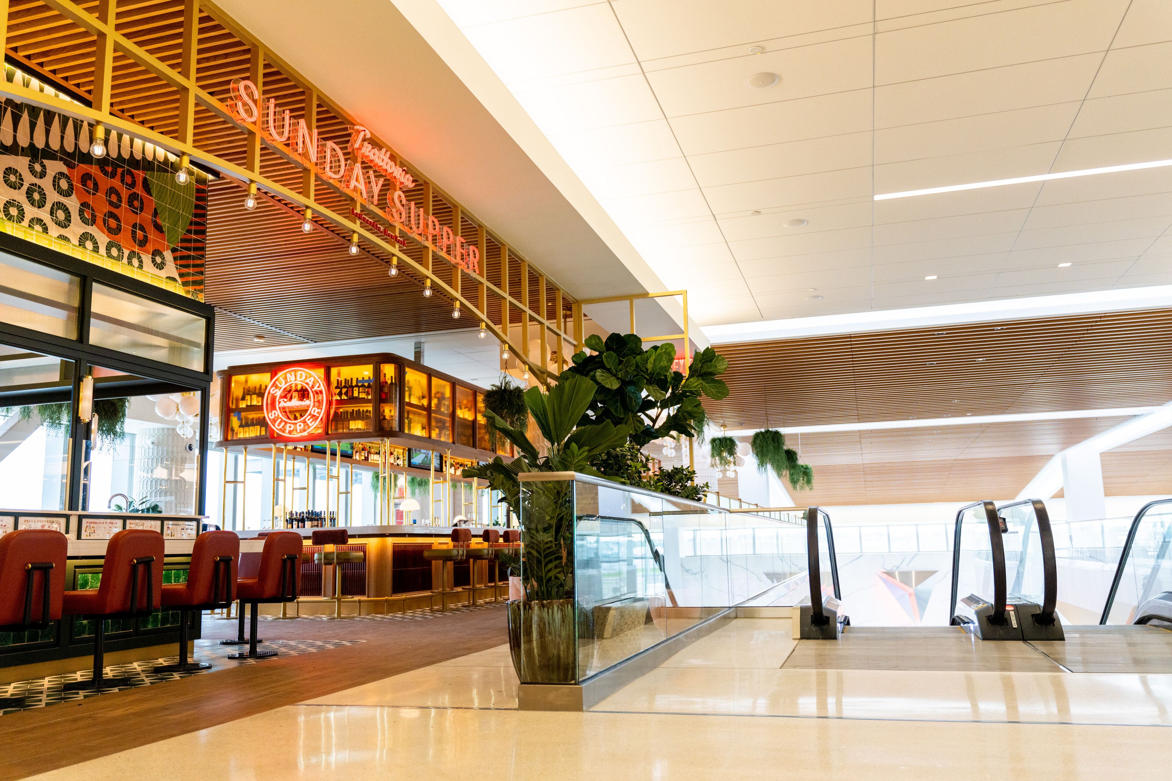 Delta's Concourse E at LaGuardia Airport opens since June 2022 has a variety of restaurants, including Sunday Supper Trattoria, Bubby's Diner, Chuko Ramen, Eggy Weggy, Essex Burger, Poppy's Bagel and Starbucks. (Photo/Jenn Finch. Source: Delta)