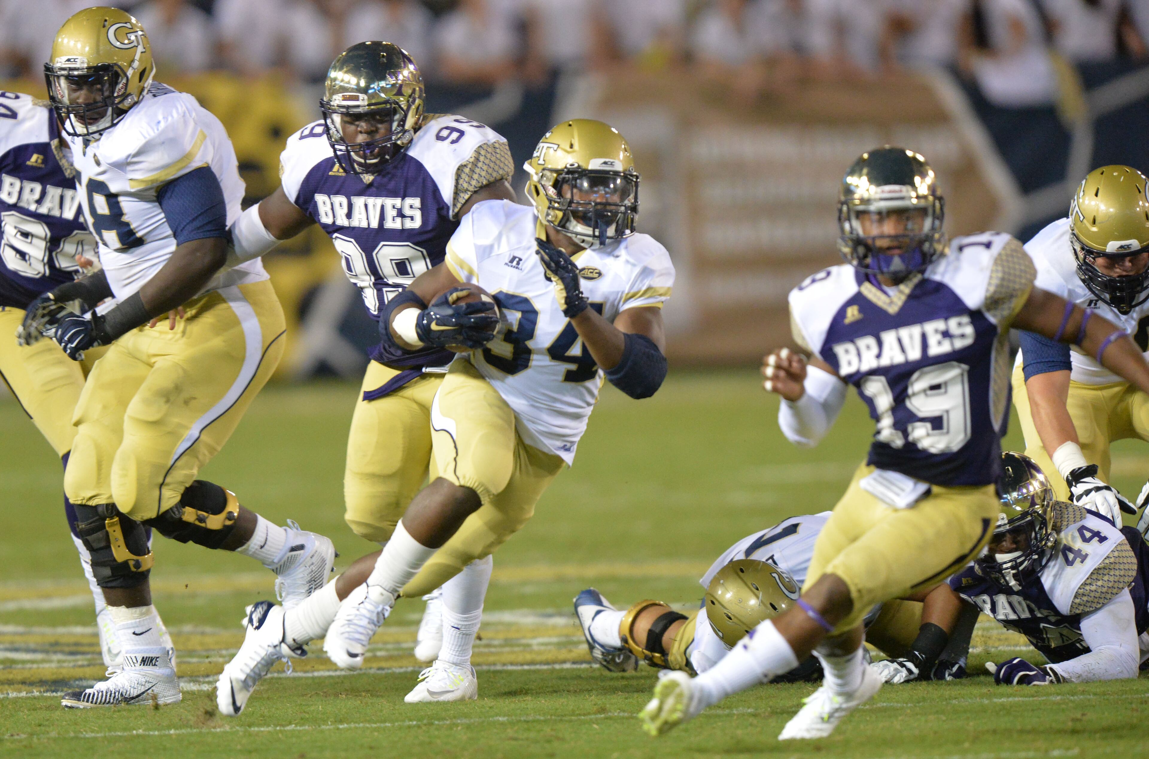 Georgia Tech's Marcus Marshall (34) runs for a touchdown in the first half of the season opener against the Alcorn State Braves in Bobby Dodd Stadium on Thursday, September 3, 2015. HYOSUB SHIN / HSHIN@AJC.COM