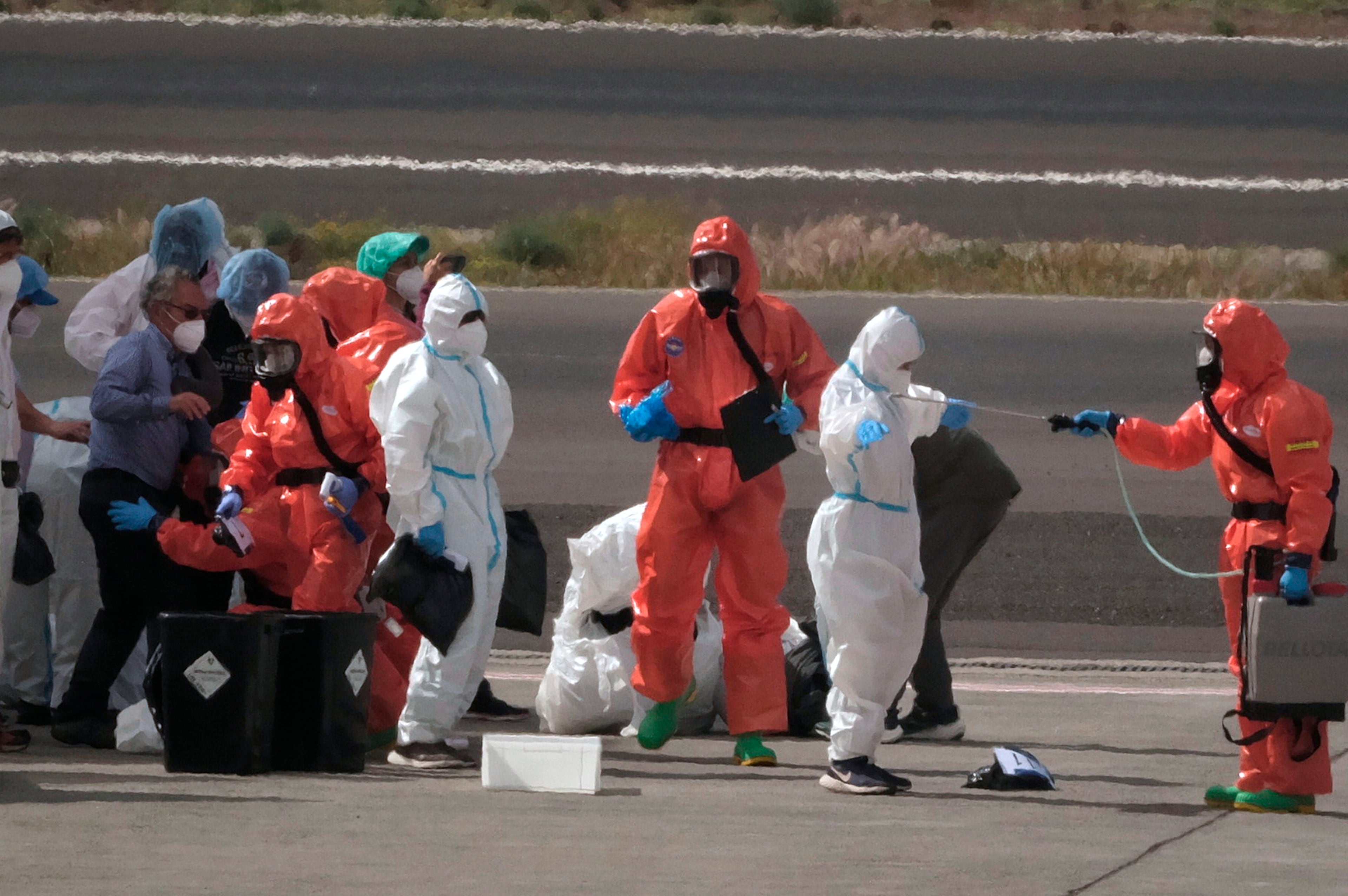 APTOPIX Spain Hantavirus Ship