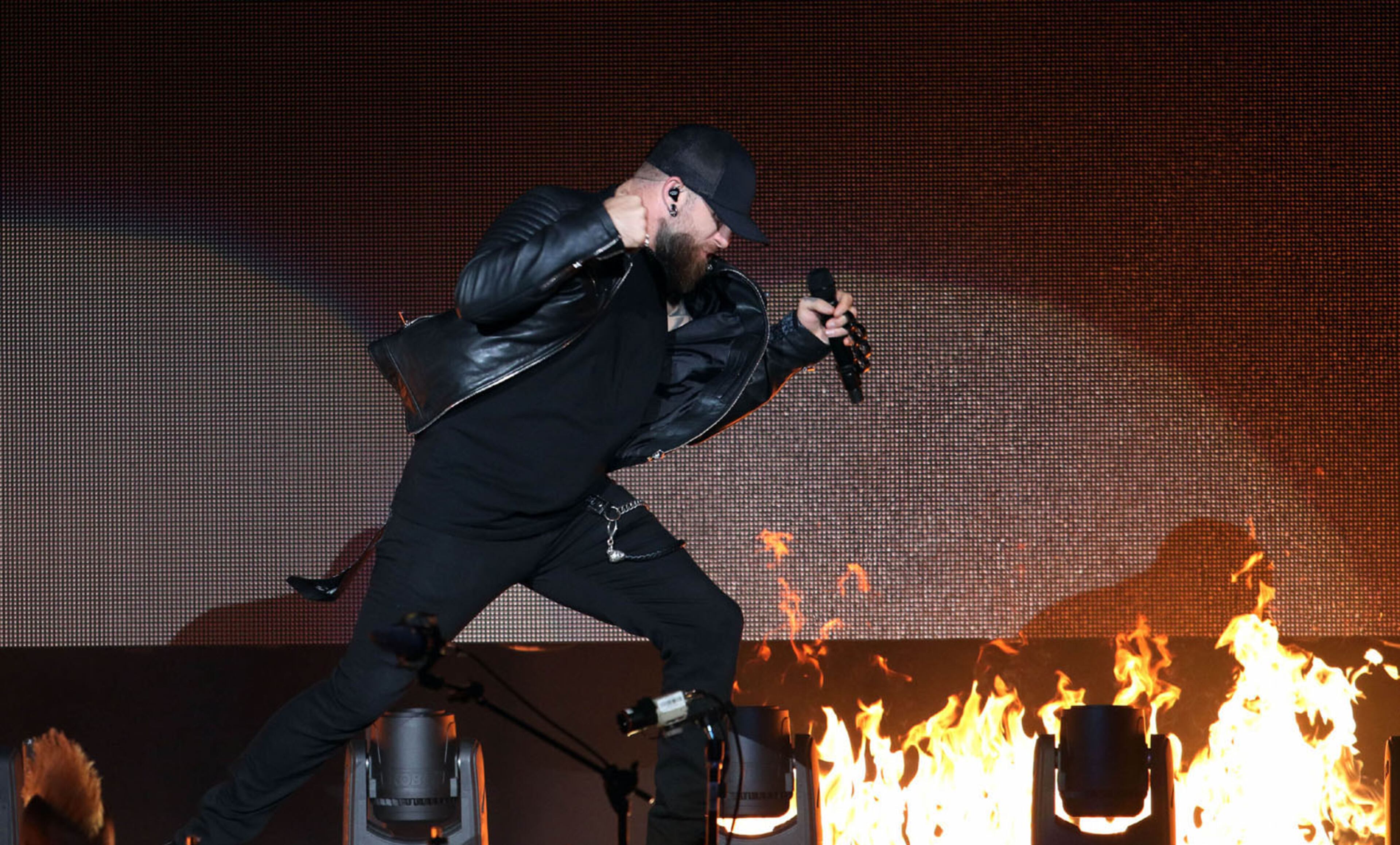 Country music starand Jefferson, Georgia native, Brantley Gilbert, rocked the Ameris Amphitheatre on Thursday, October 10, 2019, on his Not Like Us tour. Miochael Ray and Lindsey Ell opened the show.
Robb Cohen Photography & Video /RobbsPhotos.com