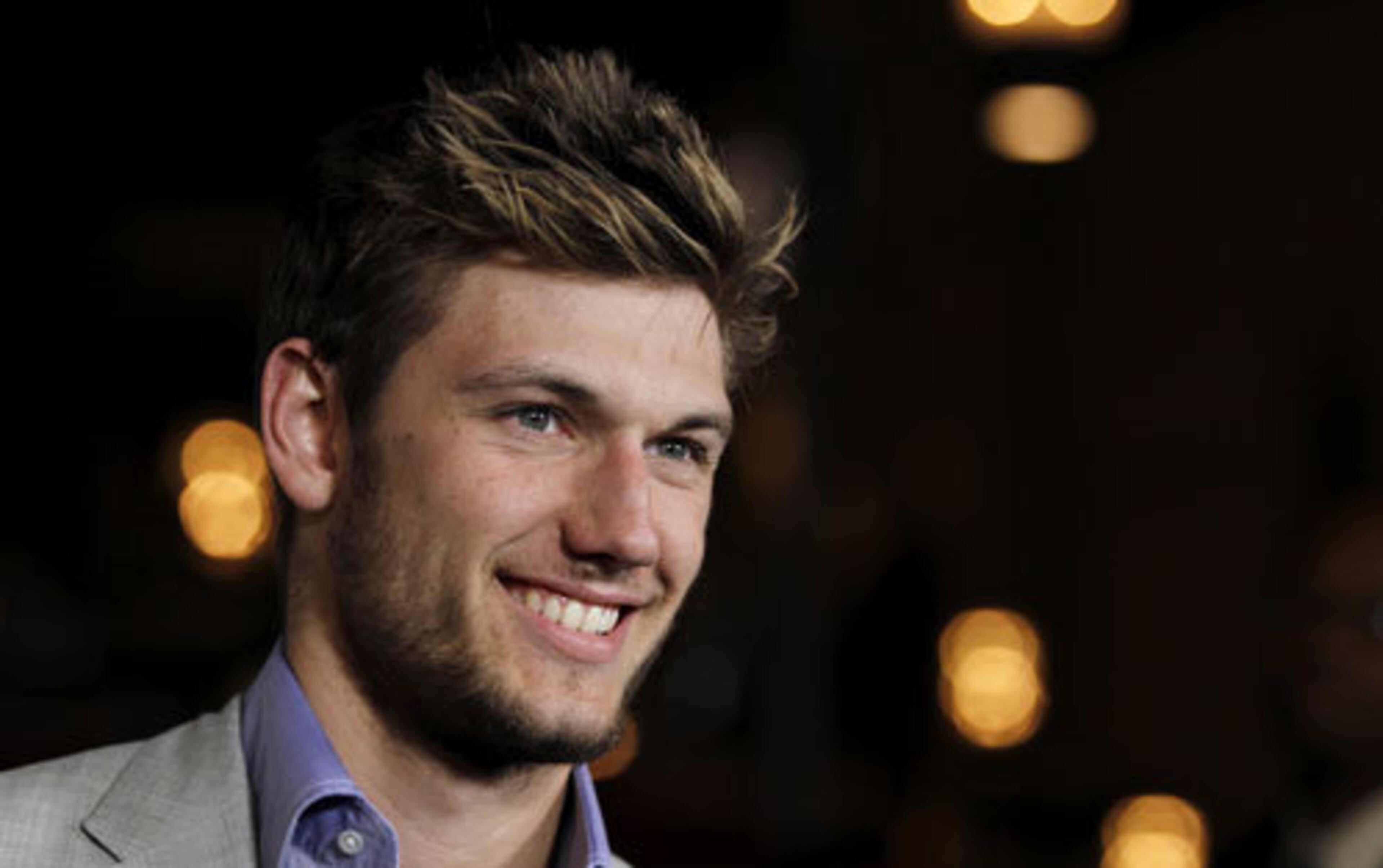 Actor Alex Pettyfer doesn't look so "beastly" at the premiere.