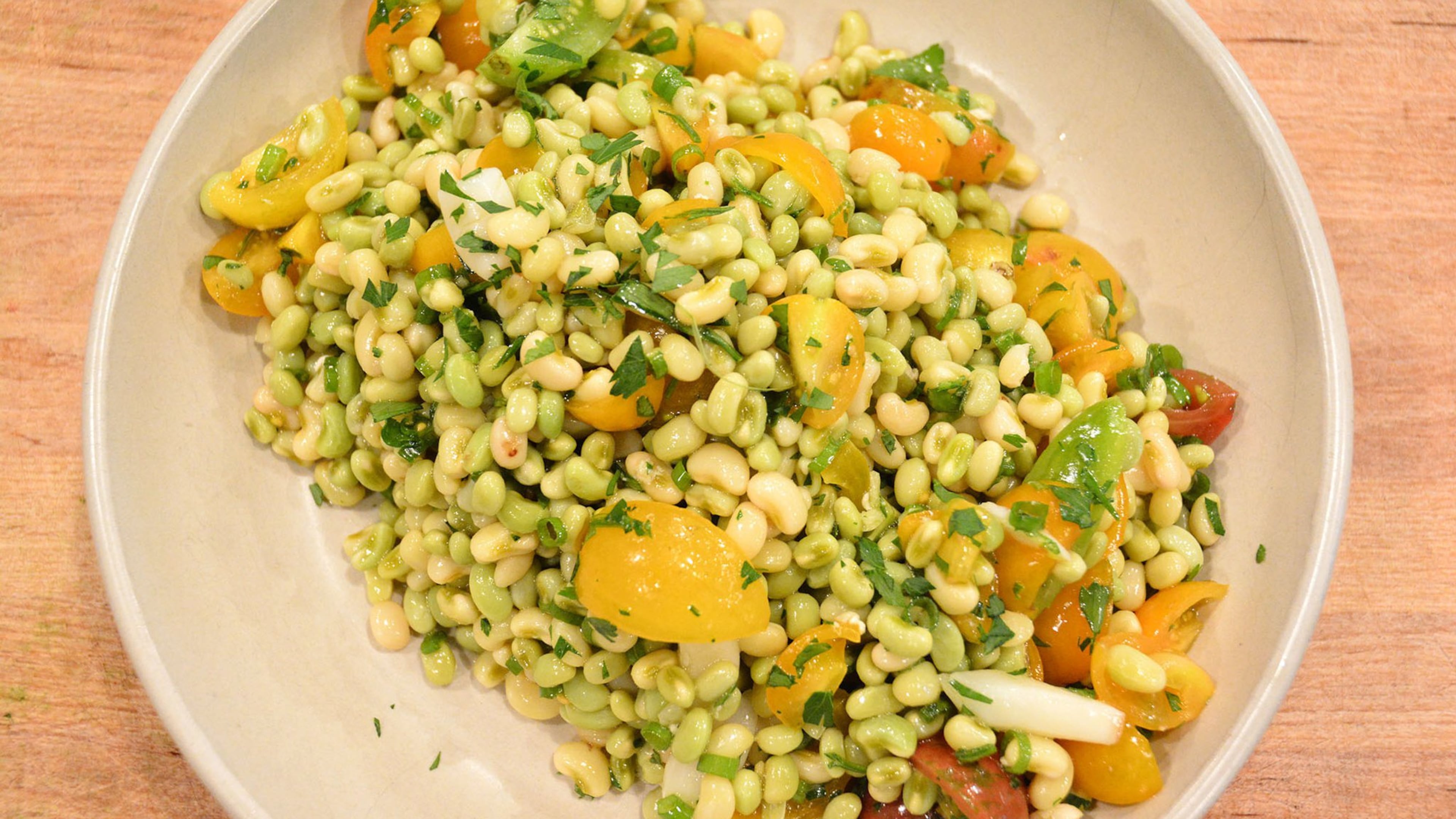 STYLED BY BETHANY THOMPSON. CONTRIBUTED BY ADRIENNE HARRIS