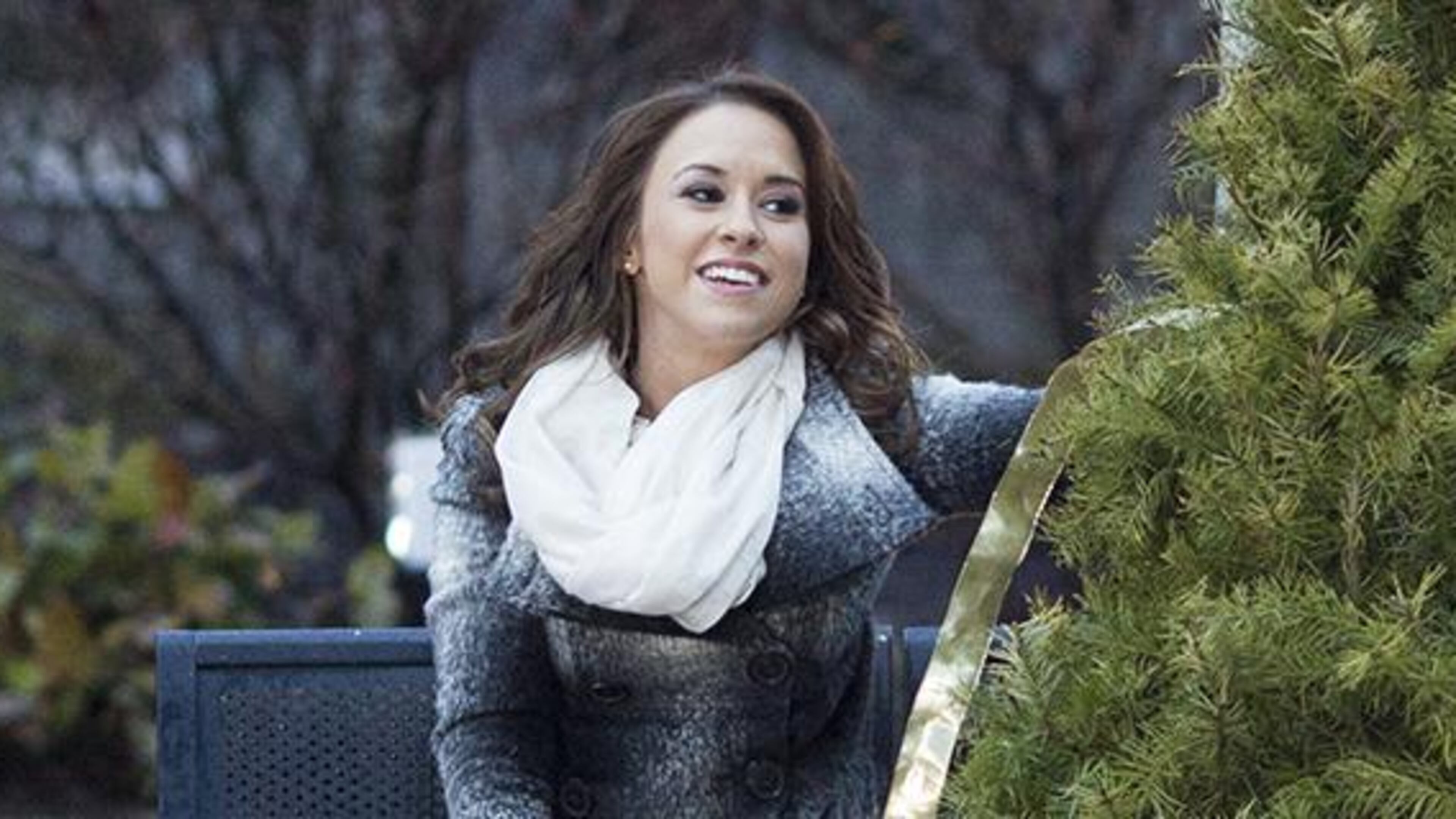 Lacey Chabert stars in "The Tree That Saved Christmas" airing on the UP Network Saturday November 29, 2015. CREDIT: UP