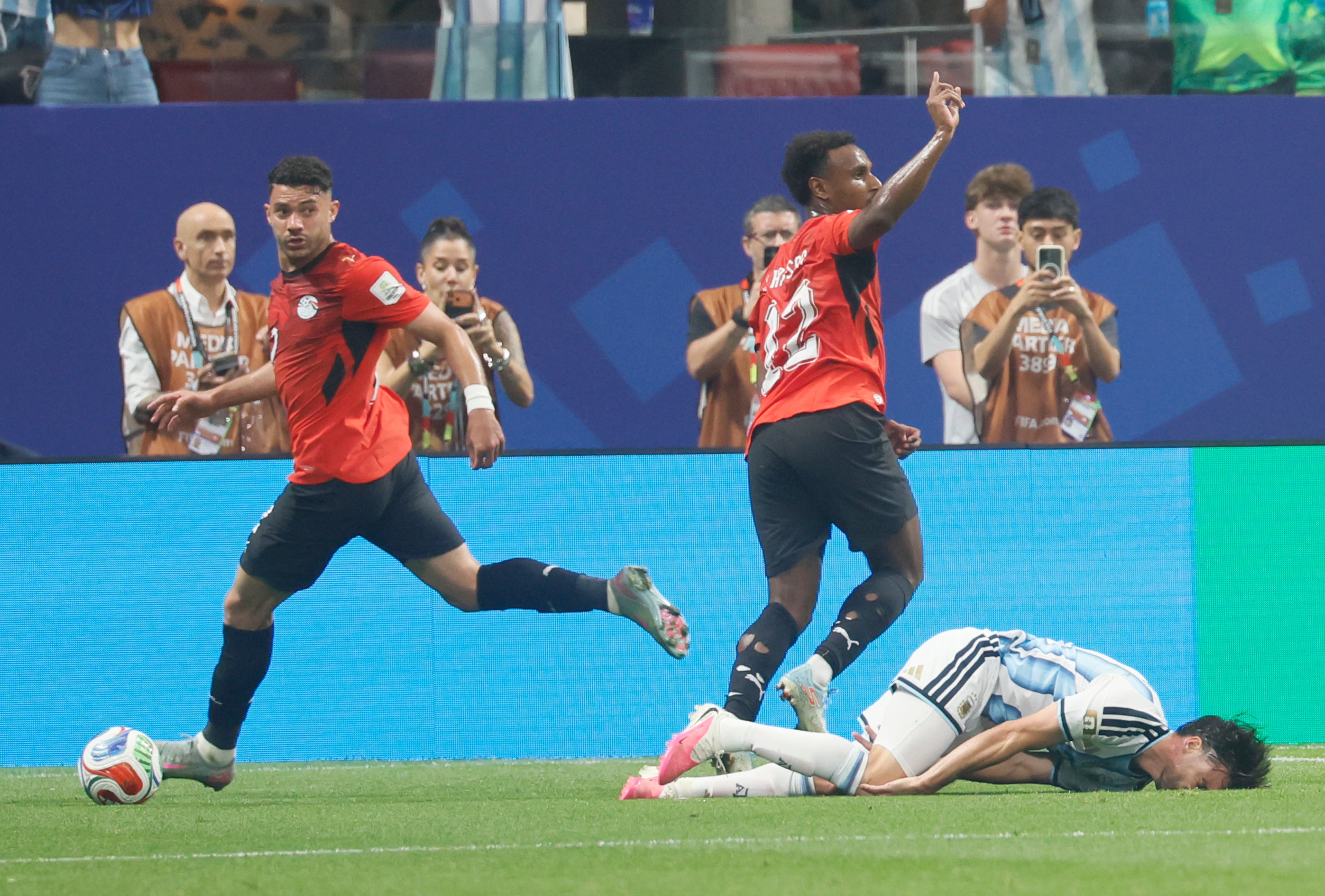 Argentina's Nicolas Tagliafico hits the ground after being fouled during first half of Argentina vs. Egypt FIFA World Cup match at Atlanta Stadium (Mercedes-Benz Stadium) on Tuesday, July 7, 2026. (Miguel Martinez/AJC)