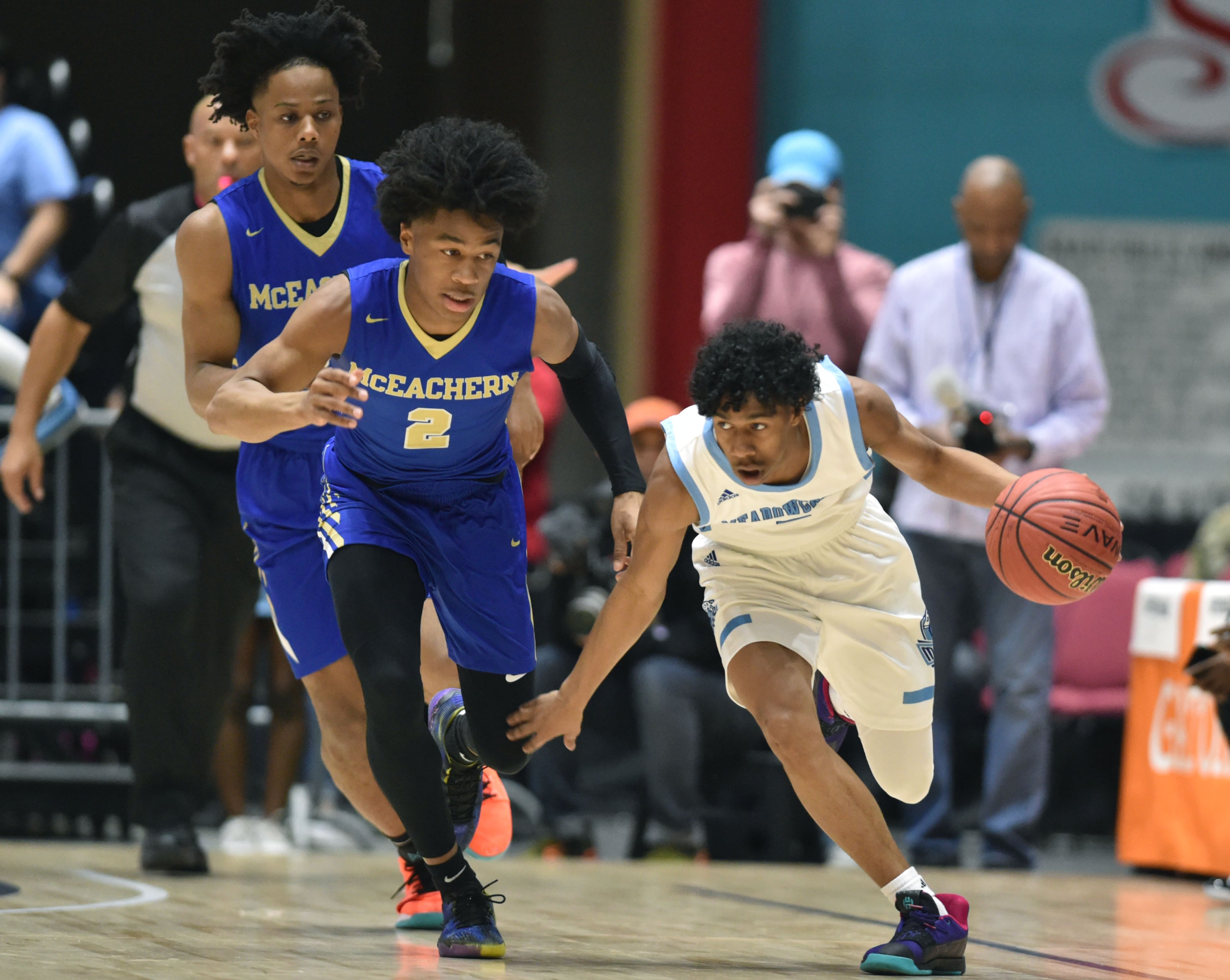March 9, 2019 Macon - Meadowcreek Jalen Benjamin (5) brings the ball upcourt against McEachern in GHSA State Basketball Championship game at the Macon Centreplex in Macon on Saturday, March 9, 2019. HYOSUB SHIN / HSHIN@AJC.COM