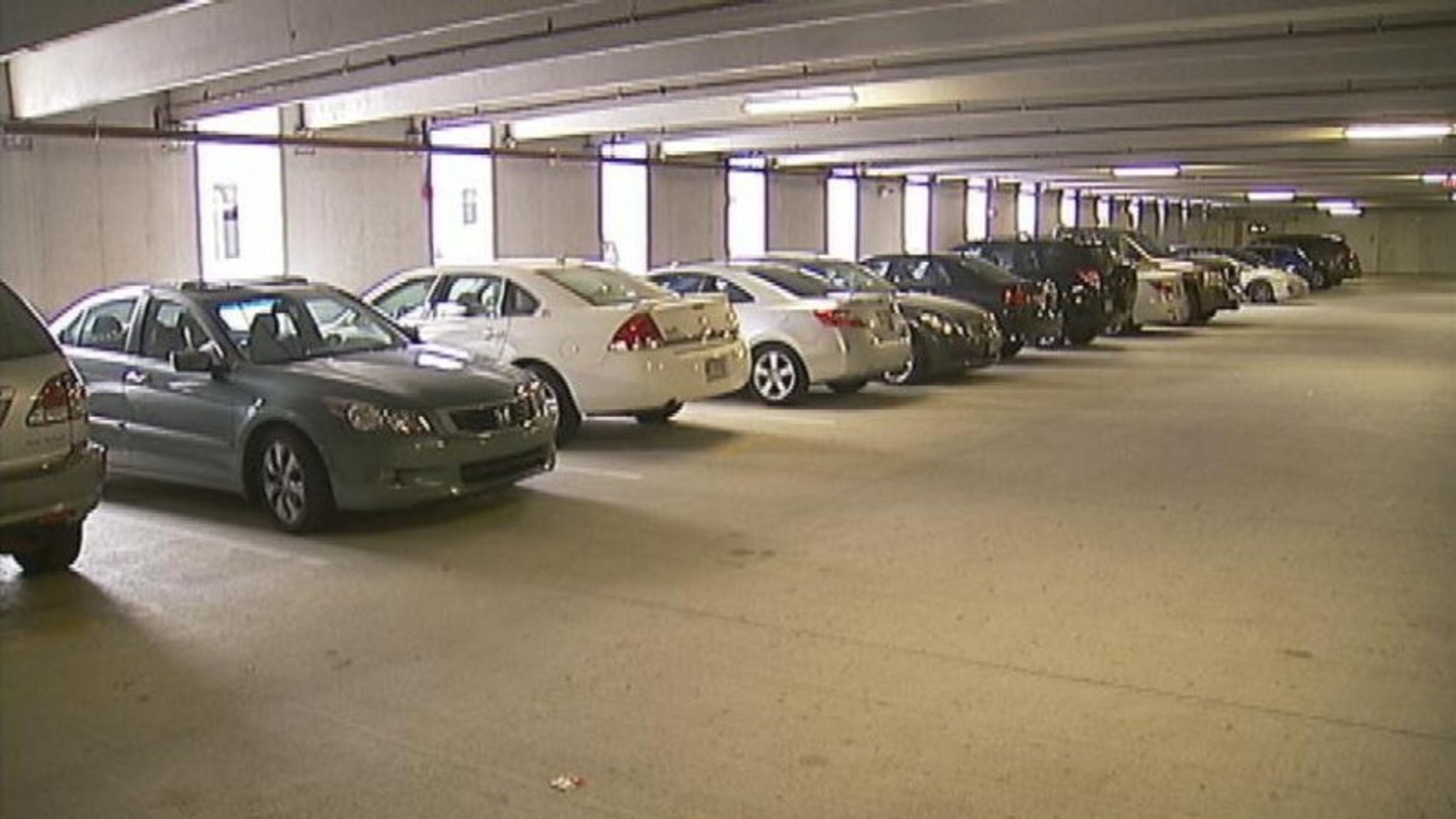 The Cobb County Government is looking for someone to take over operation of two county-owned parking decks in downtown Marietta.