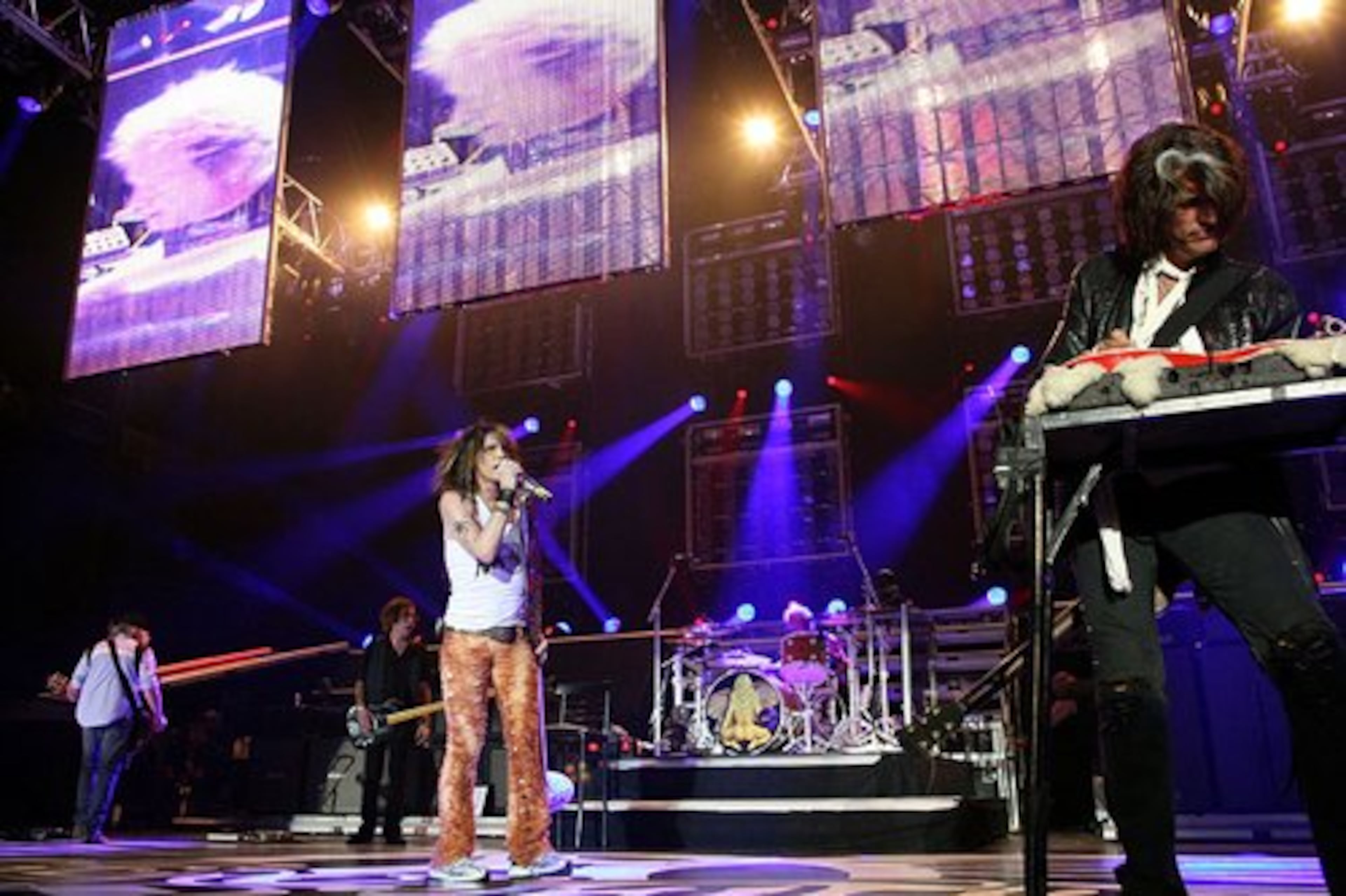 Aerosmith perform their song "Ragdoll."