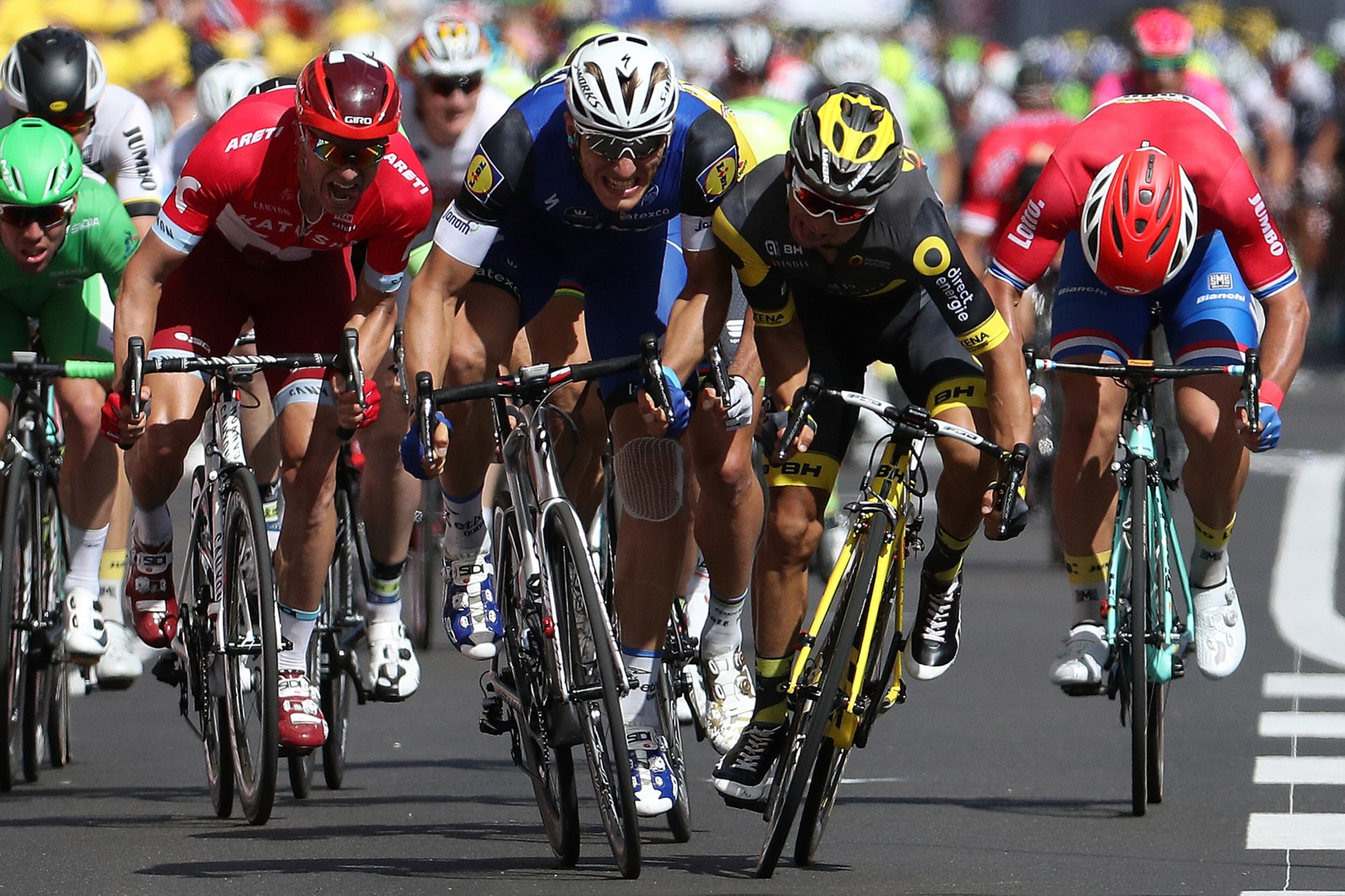 WHEEL TO WHEEL--LIMOGES, FRANCE - JULY 05: Marcel Kittel of Germany riding for Etixx-Quick Step wins ahead of Bryan Coquard of France, riding for Direct Energie during stage five of the 2016 Le Tour de France a 216km stage from Limoges to Le Lioran at on July 6, 2016 in Limoges, France.Photo by Chris Graythen/Getty Images) (Photo by Chris Graythen/Getty Images) *** BESTPIX ***