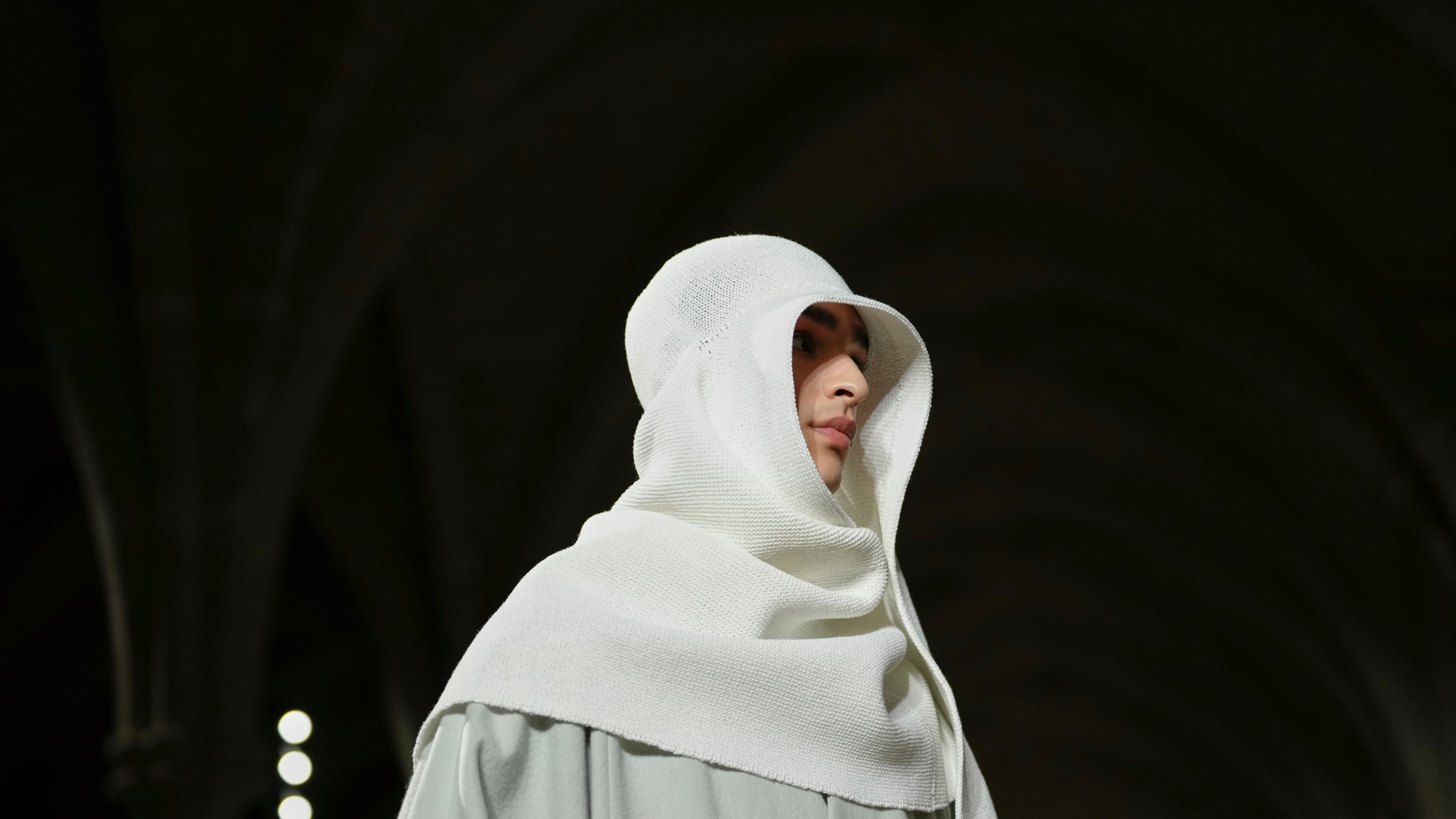 A model wears a creation as part of the Issey Miyake Fall/Winter 2026-2027 Men's collection presented in Paris, Thursday, Jan. 22, 2026. (AP Photo/Aurelien Morissard)