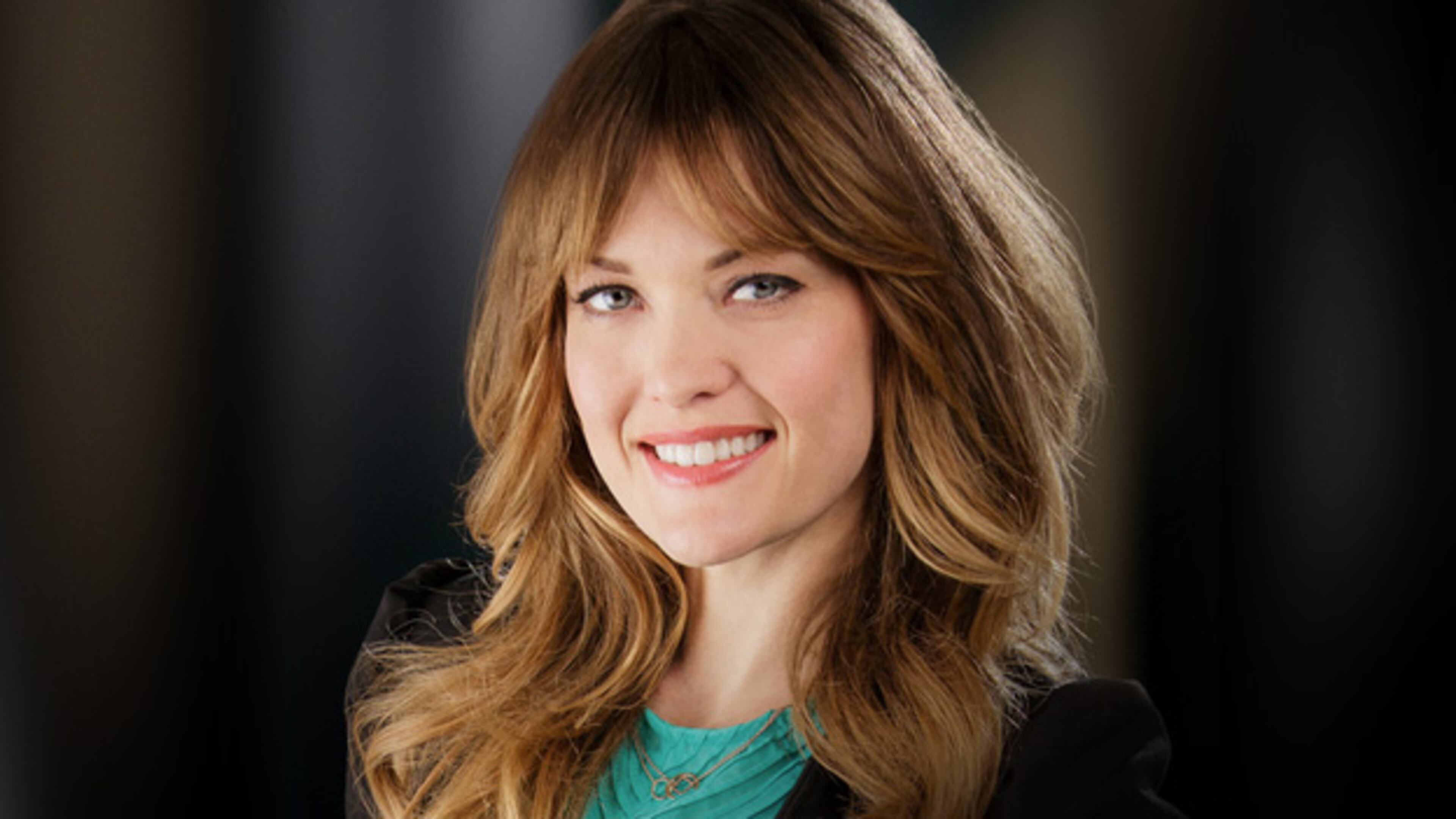 Double-amputee snowboarding champ Amy Purdy lost both of her legs at 19 to meningitis, and went on to become a world champion in adaptive snowboarding and a motivational speaker. She is the first Paralympian to compete in the show's history.