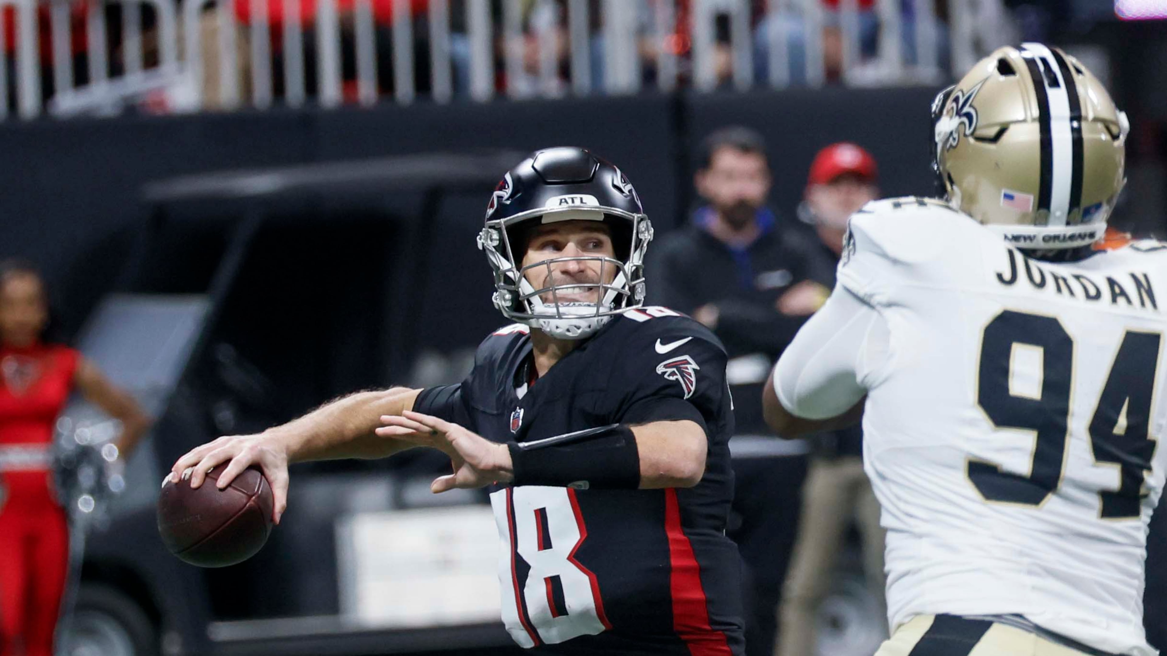 After spending two seasons in Atlanta, quarterback Kirk Cousins is reportedly heading to the Raiders, where he could be a veteran asset if they pick Fernando Mendoza with the No. 1 draft pick. (Miguel Martinez/AJC)