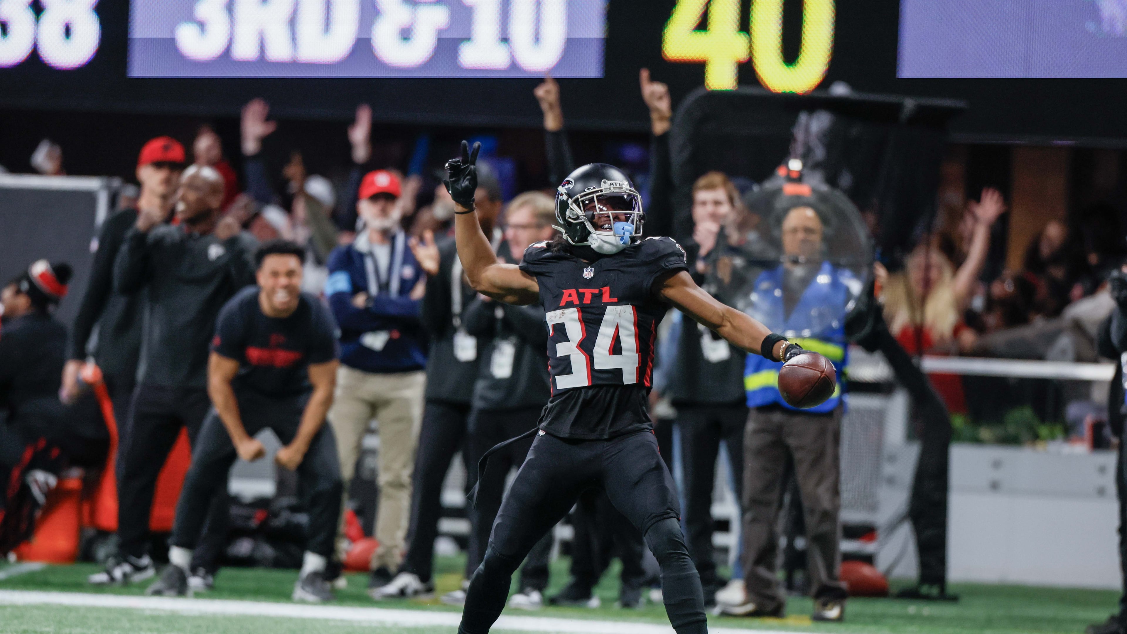 Ray-Ray McCloud found out about former Falcons' wide receivers coach Ike Hilliard's firing via a text message from Hilliard. He and the other wideouts are working to get on the same page with young quarterback Michael Penix Jr. (Miguel Martinez/AJC)