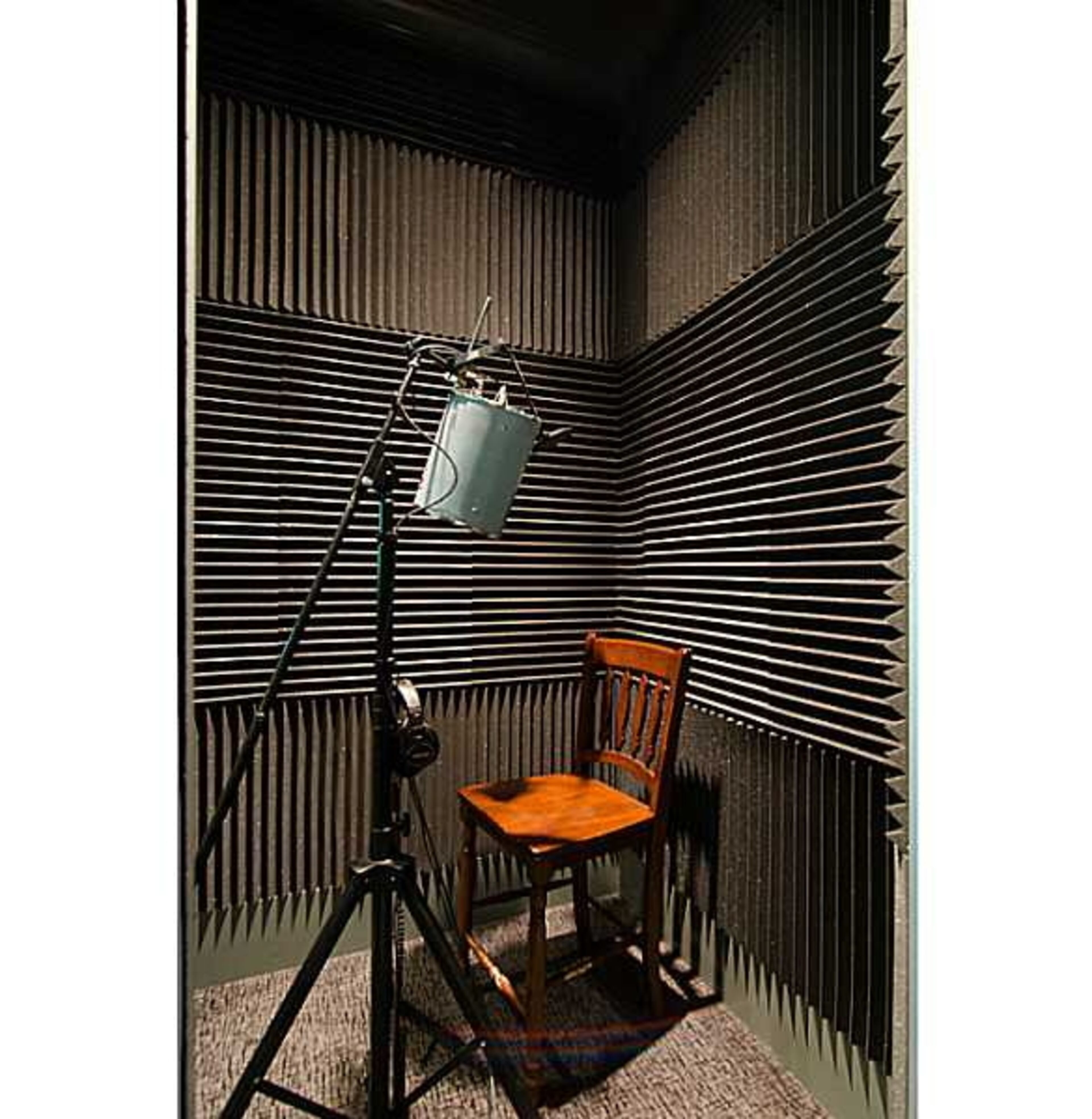 Check out more photos of the home and learn more at Realtor.com's celebrity real estate section at http://www.realtor.com/blogs/2012/08/14/brooklyn-nets-joe-johnson-looks-to-unload-atlanta-mega-mansion-photos/.