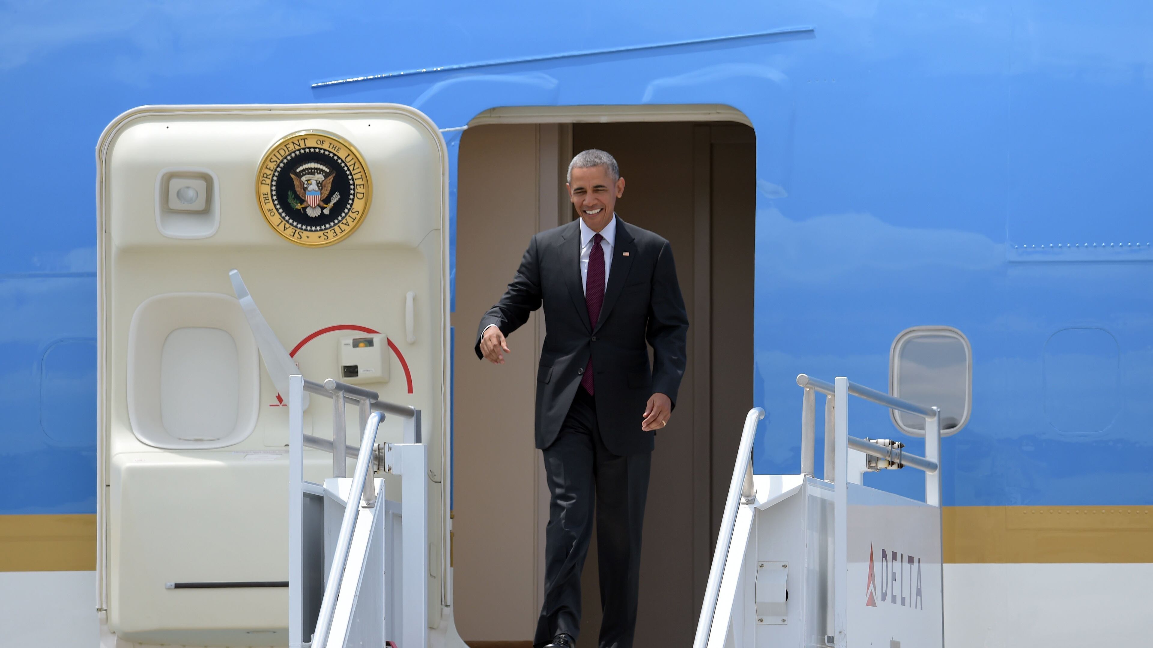 August 1, 2016 Atlanta President Barack Obama exits Air Force One as he arrives at Hartsfield-Jackson International Airport for a speech to the Disabled American Veterans and a fundraiser, Monday, August 1, 2016. KENT D. JOHNSON/KDJOHNSON@AJC.COM
