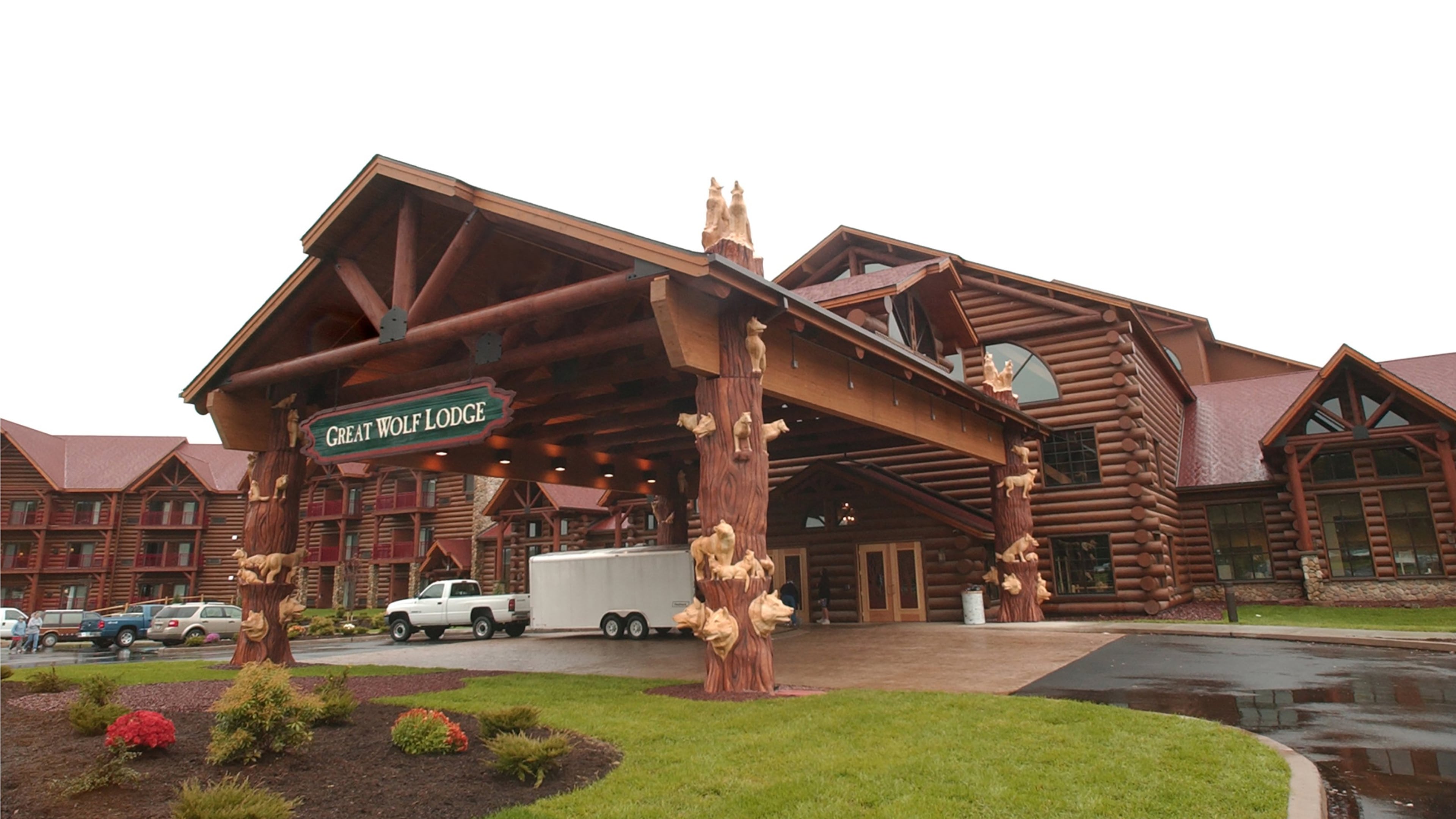 The Great Wolf Lodge's Poconos location carries on the mountain lodge theme throughout the property's decor.