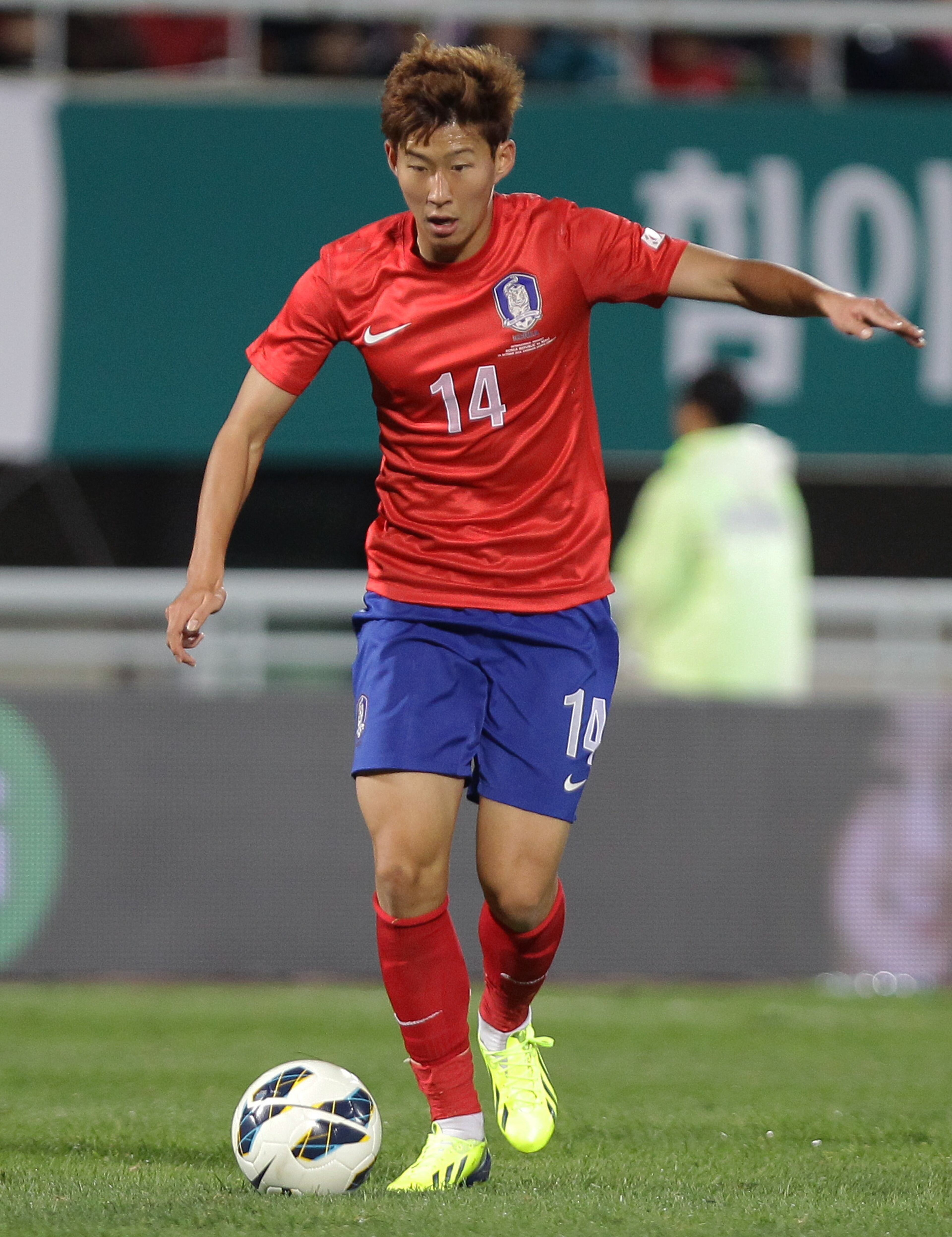 CHEONAN, SOUTH KOREA - OCTOBER 15: Son Heung-Min of South Korea in action during the international friendly match between South Korea and Mali at Cheonan Baekseok Stadium on October 15, 2013 in Cheonan, South Korea. (Photo by Chung Sung-Jun/Getty Images)